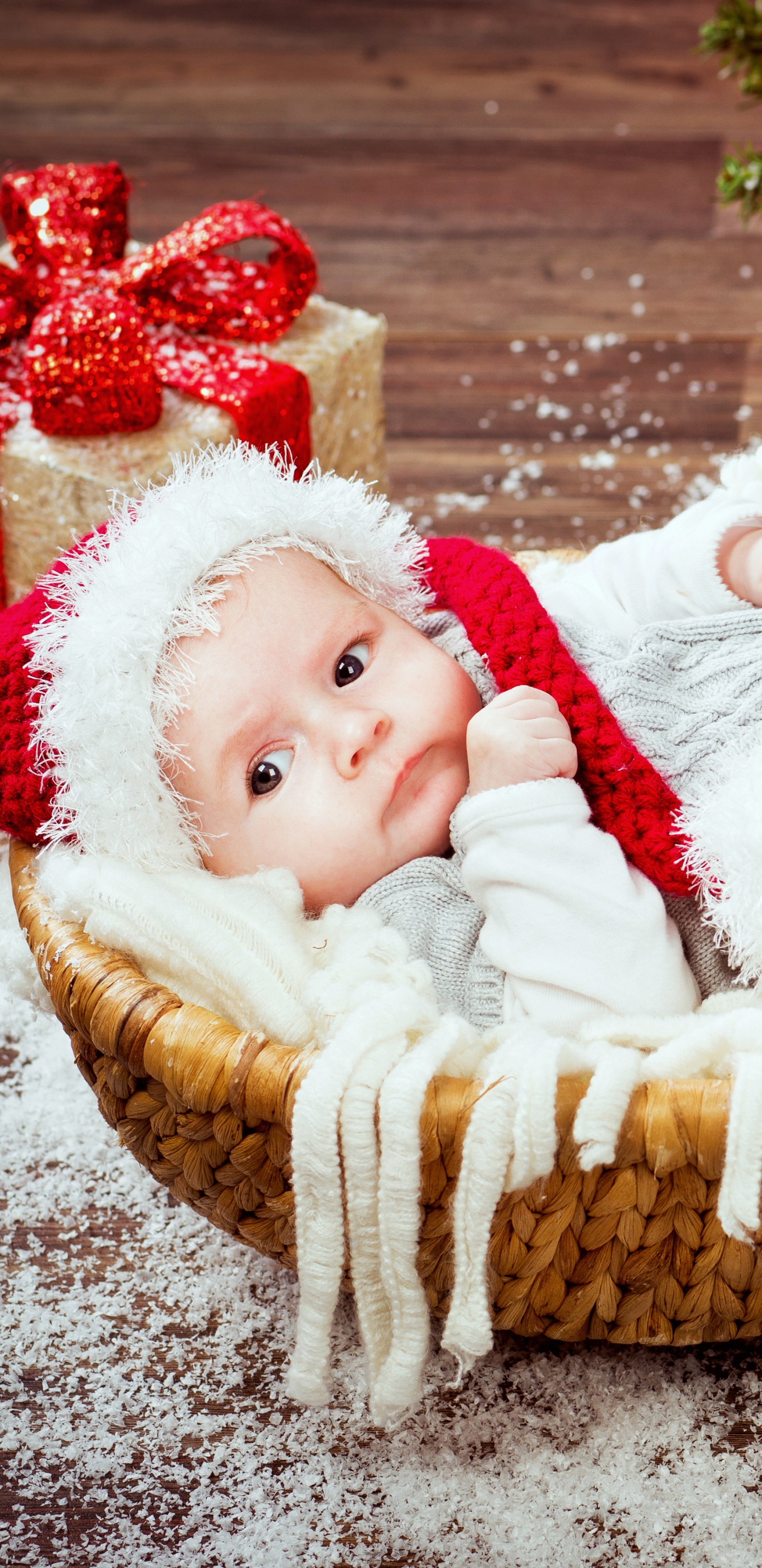 Bebé, Regalo, El Día De Navidad, Navidad, Decoración de la Navidad. Wallpaper in 1440x2960 Resolution