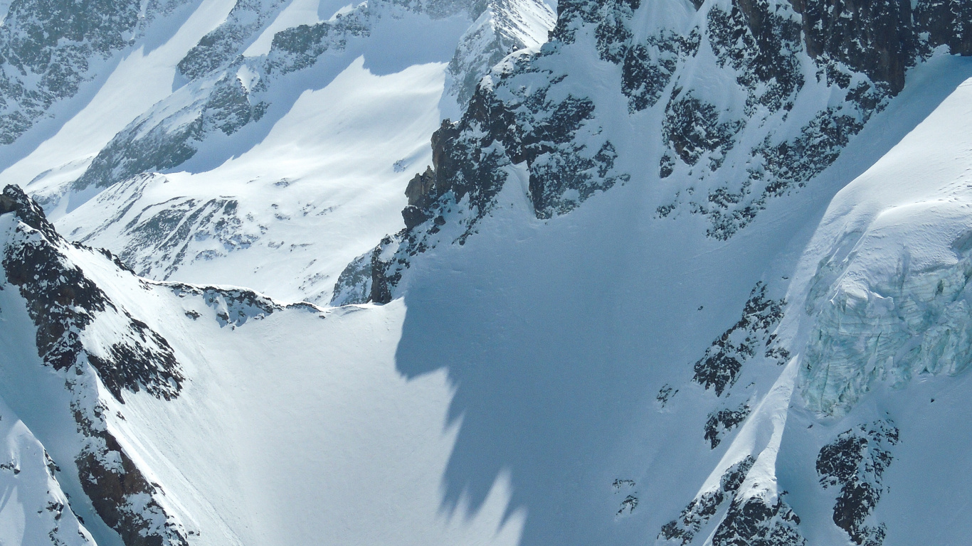 Mountain, Mountainous Landforms, Glacial Landform, Mountain Range, Massif. Wallpaper in 1366x768 Resolution