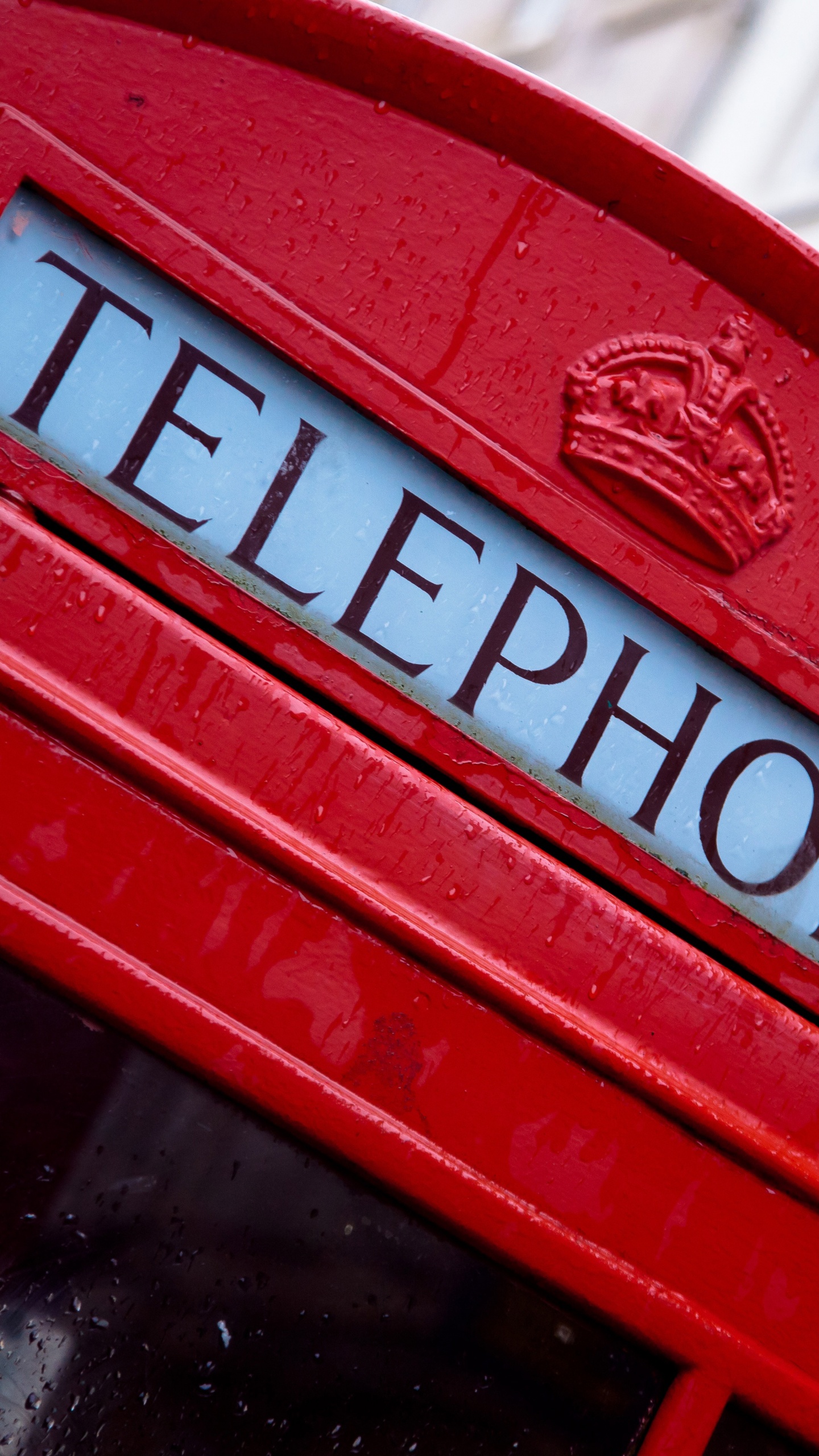 Red Telephone Booth During Daytime. Wallpaper in 1440x2560 Resolution