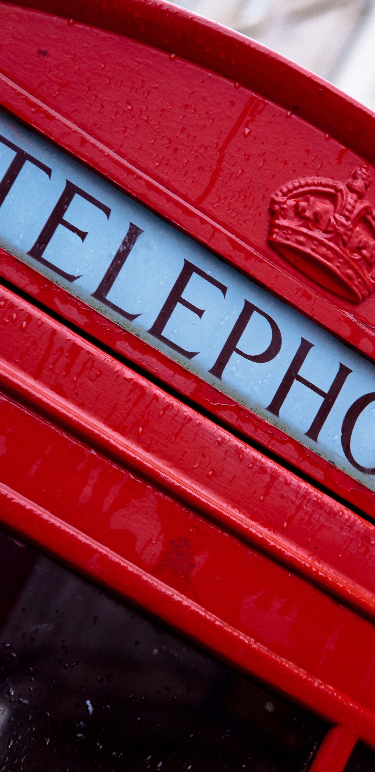 Red Telephone Booth During Daytime. Wallpaper in 1440x2960 Resolution