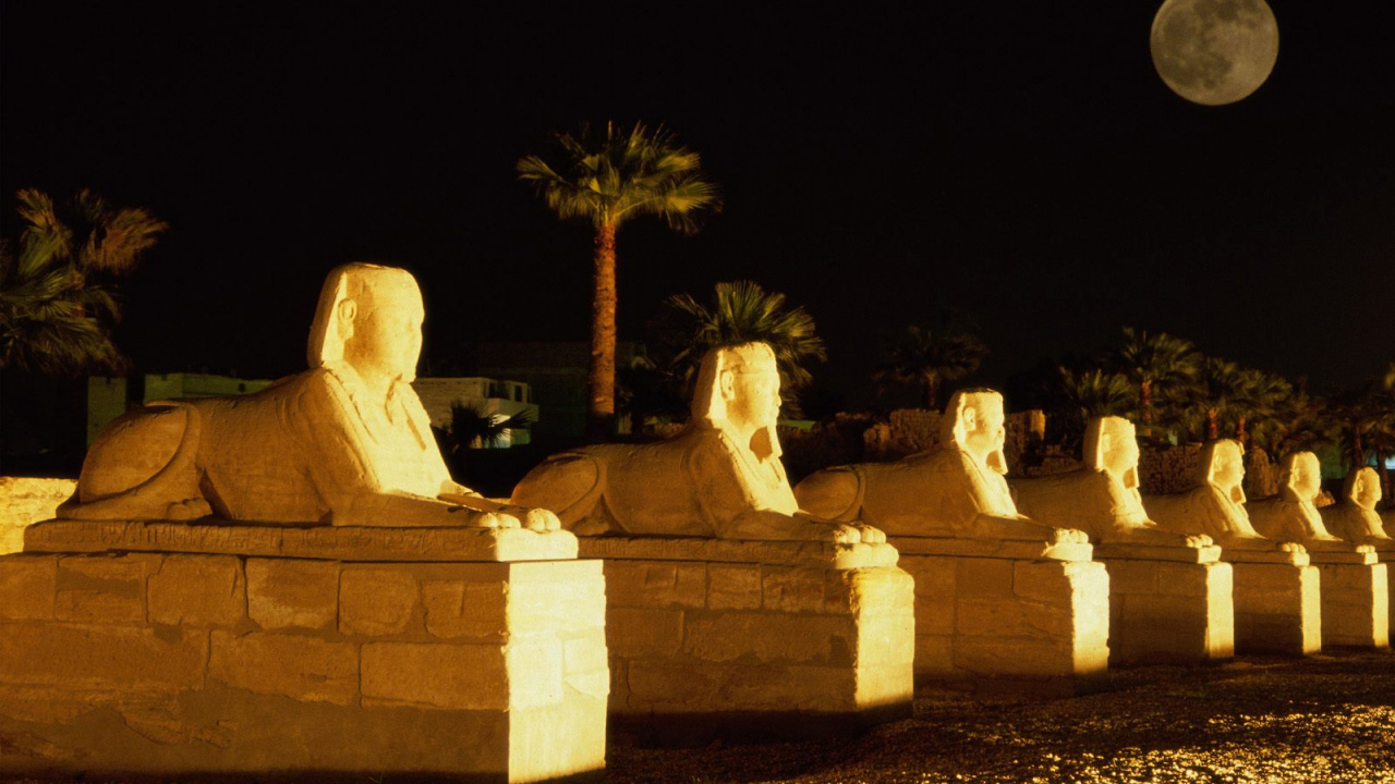 Statue en Béton Blanc Pendant la Nuit. Wallpaper in 1280x720 Resolution