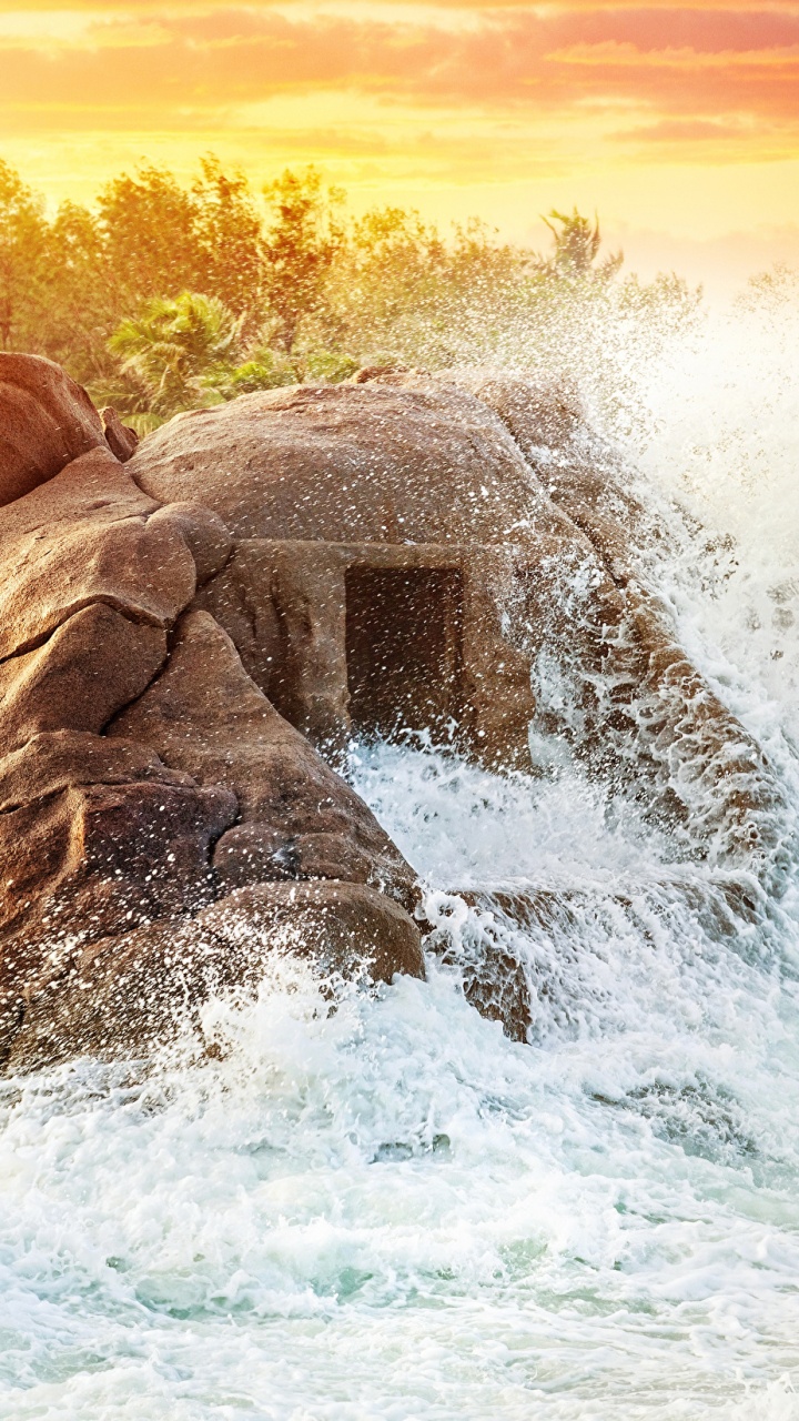 Water Waves Hitting Brown Rock During Daytime. Wallpaper in 720x1280 Resolution
