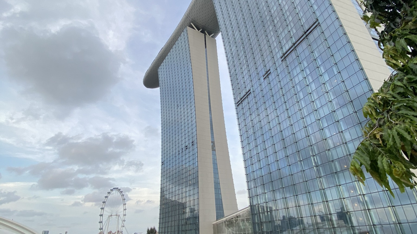 Gratte-ciel, Immeuble de Grande Hauteur, la Journée, Architecture, Tour de Bloc. Wallpaper in 1366x768 Resolution