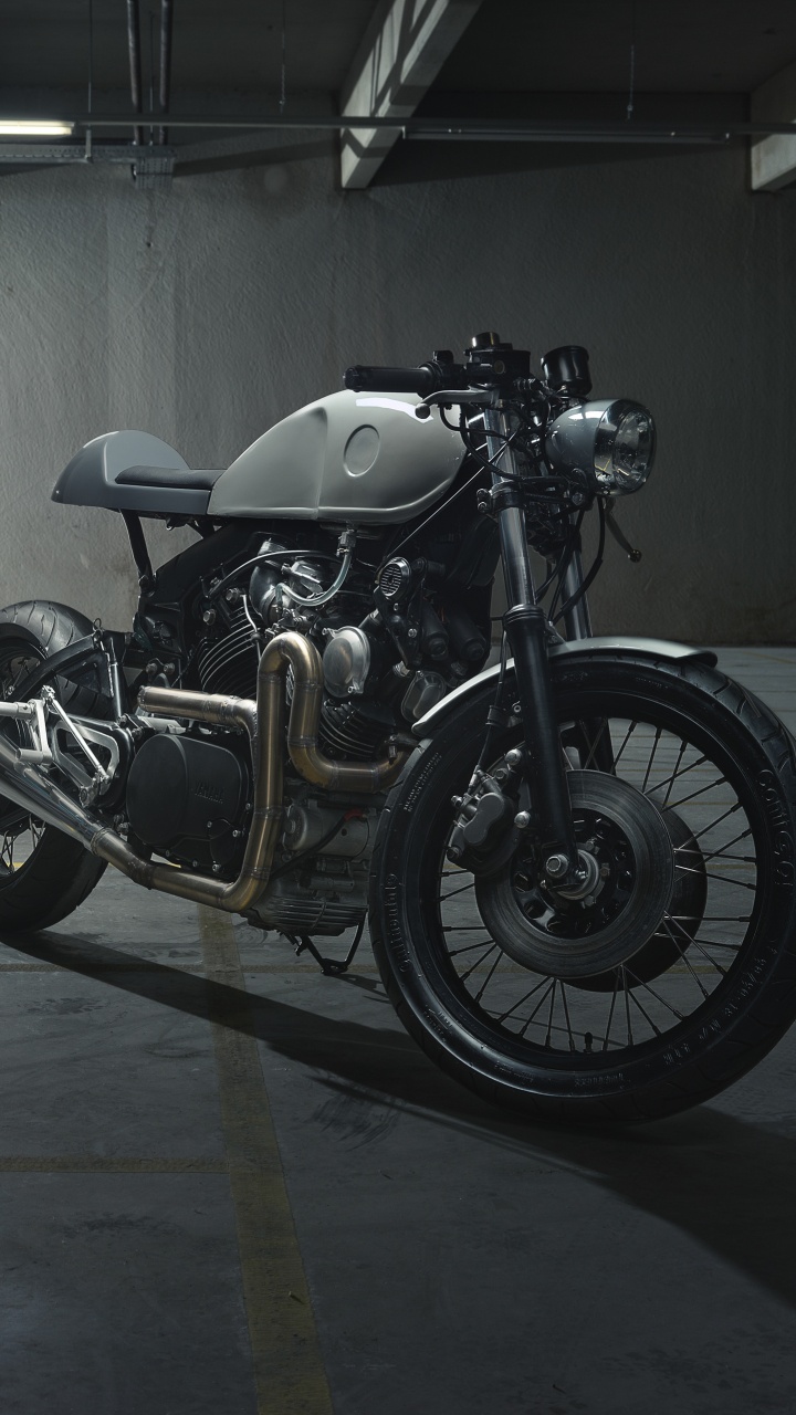 Moto Cruiser Noir et Argent. Wallpaper in 720x1280 Resolution