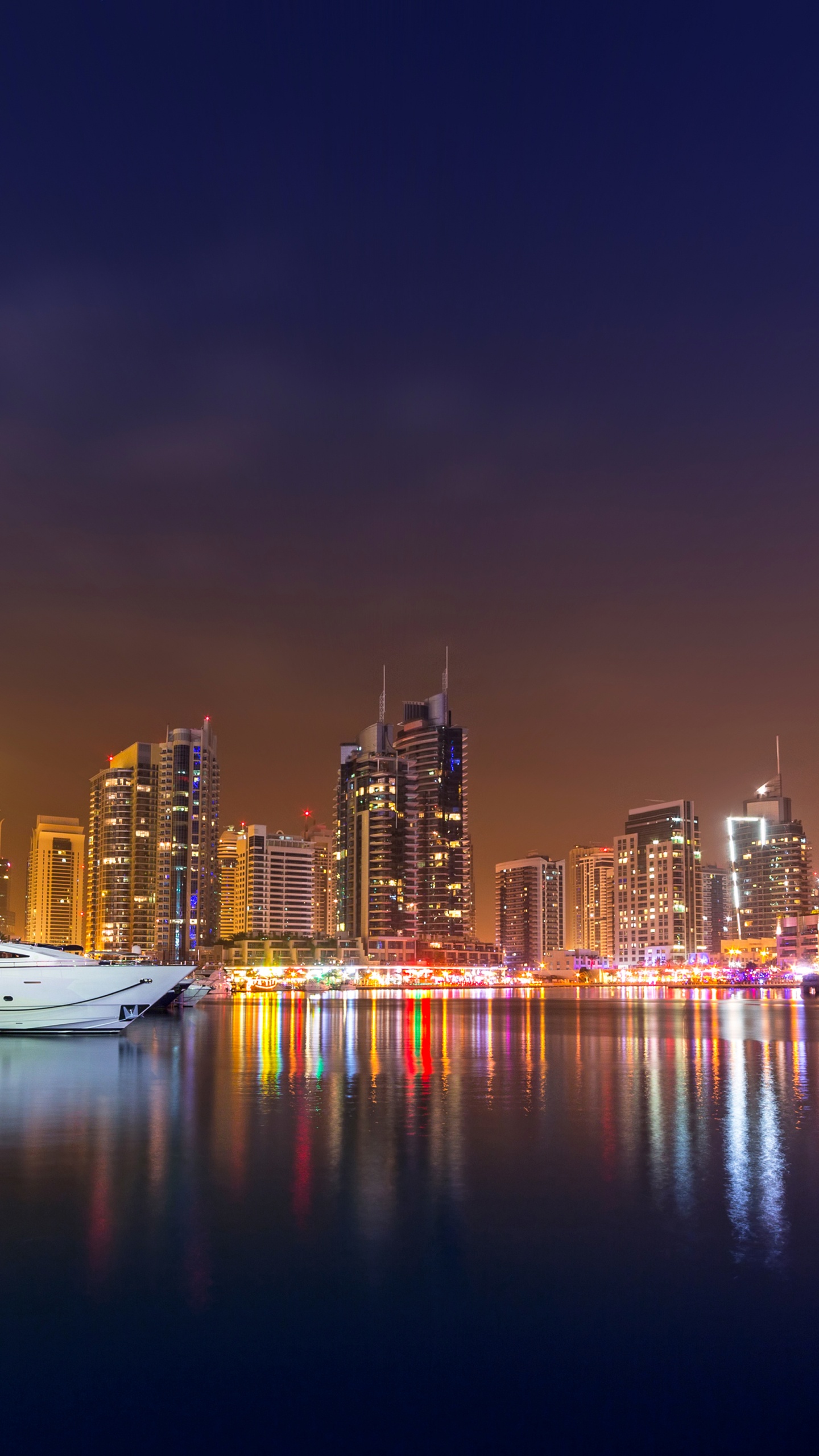 Skyline Der Stadt Bei Nacht Night. Wallpaper in 1440x2560 Resolution