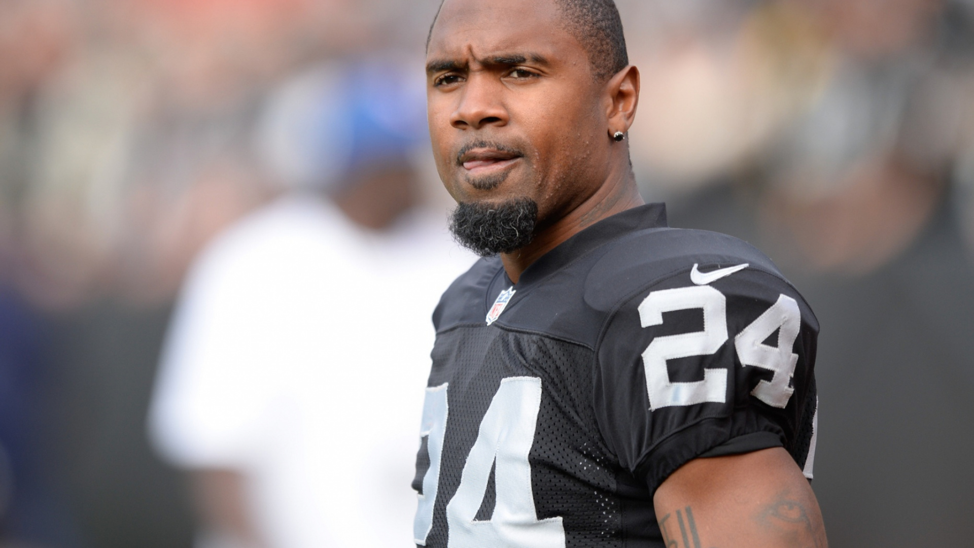 Man in Black and White Jersey Shirt. Wallpaper in 1920x1080 Resolution