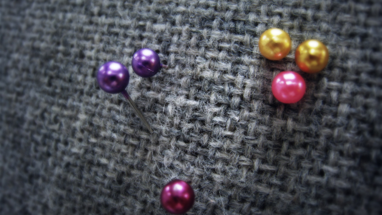 Purple Yellow and Red Beads. Wallpaper in 1280x720 Resolution