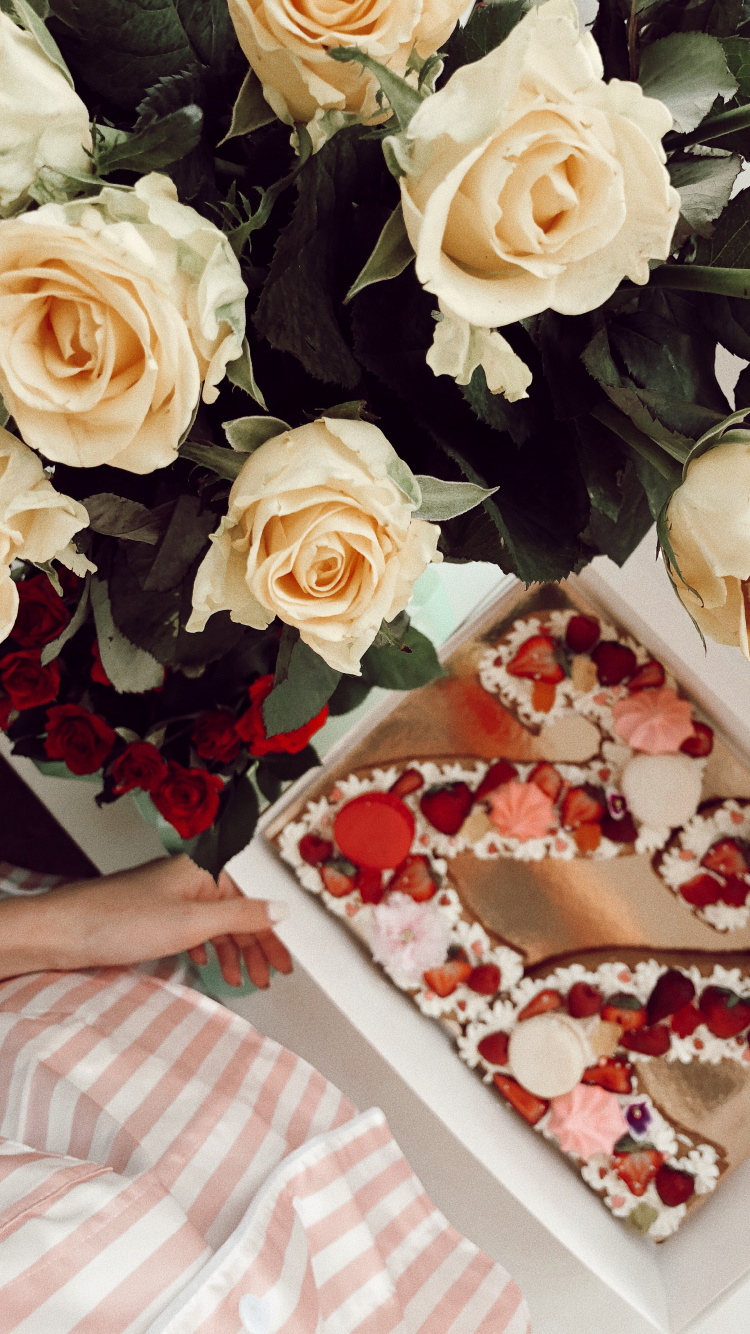 Blumenmuster, Künstliche Blume, Rose, Schnittblumen, Blütenblatt. Wallpaper in 750x1334 Resolution