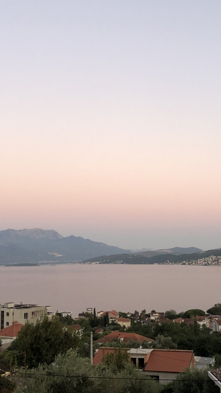 Las Formaciones Montañosas, Los Recursos de Agua, Highland, Colina, Techo. Wallpaper in 750x1334 Resolution