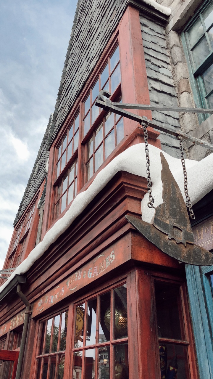 Landmark, Faade, Roof, Facade, Daylighting. Wallpaper in 720x1280 Resolution