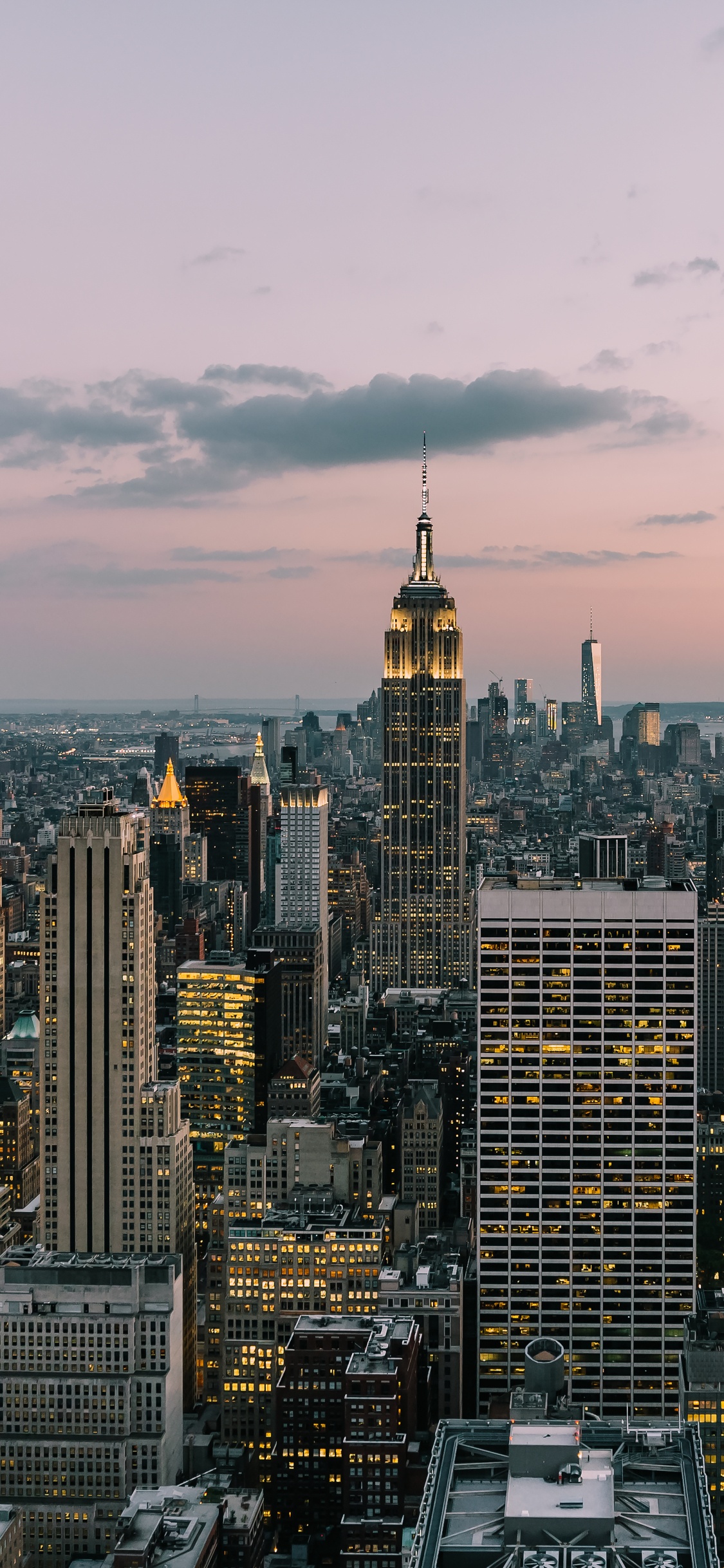 New York City, Top of The Rock, Cloud, Gebäude, Wolkenkratzer. Wallpaper in 1125x2436 Resolution