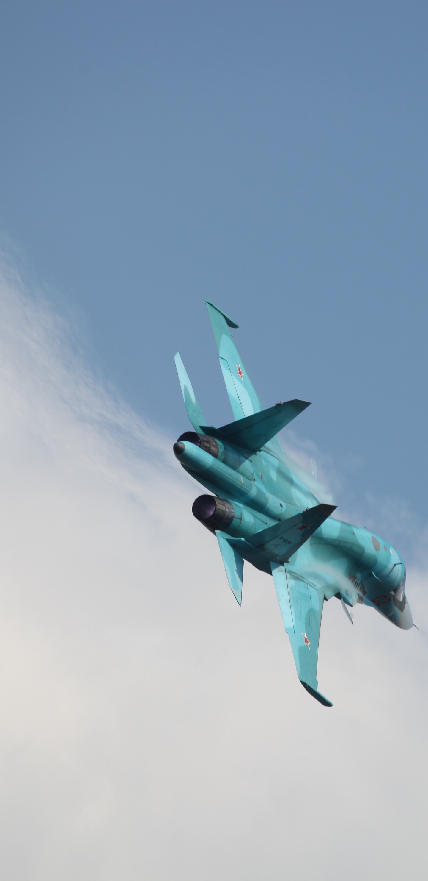 Blaues Düsenflugzeug in Der Luft. Wallpaper in 1440x2960 Resolution