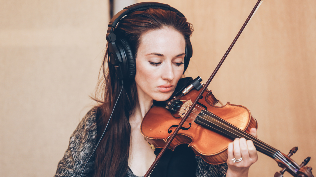 Violin, Headphones, Cello, String Instrument, Violinist. Wallpaper in 1280x720 Resolution