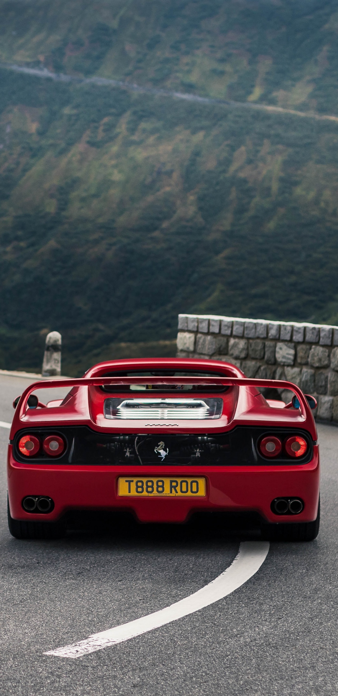 Roter Bmw m 3 Tagsüber Unterwegs. Wallpaper in 1440x2960 Resolution