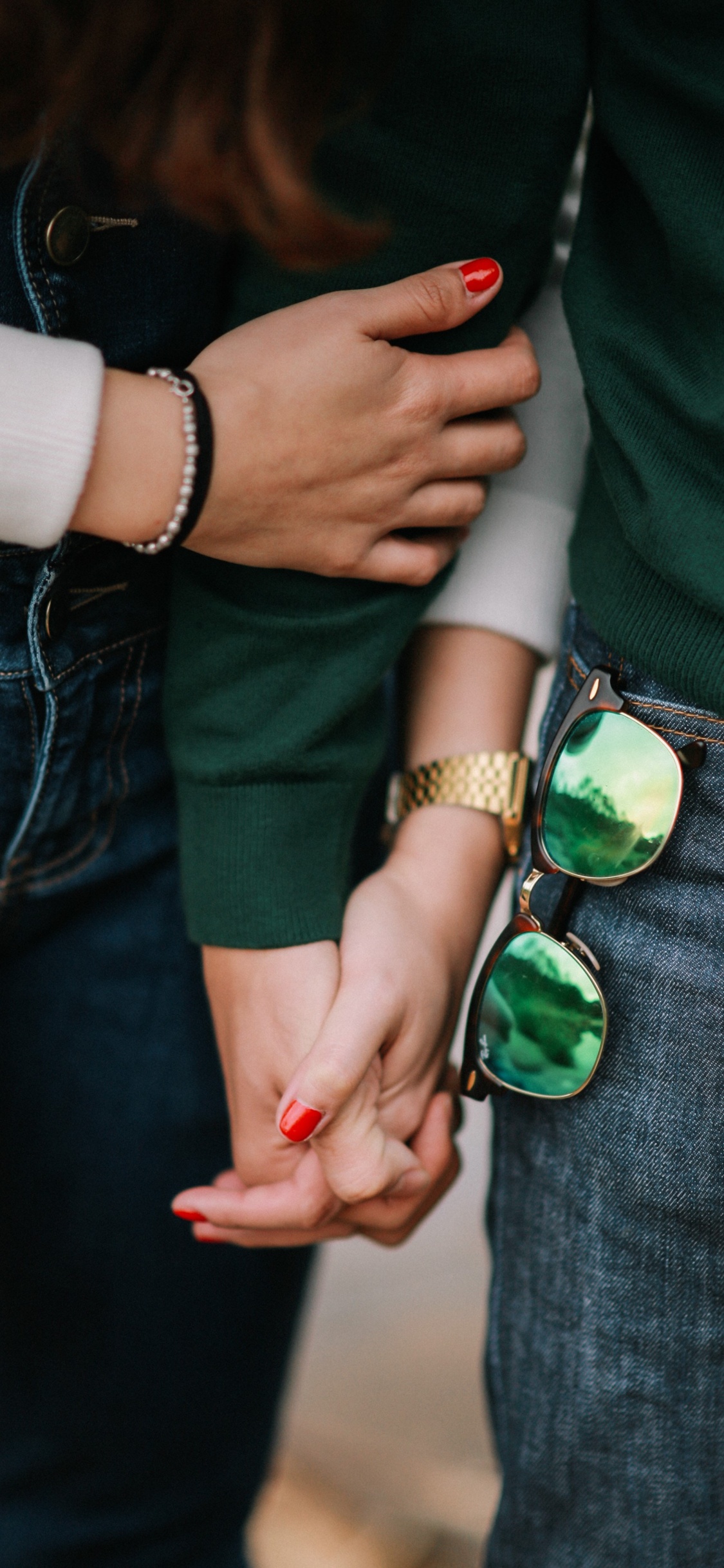 Main, Green, Ongle, Jeans, Bras. Wallpaper in 1125x2436 Resolution