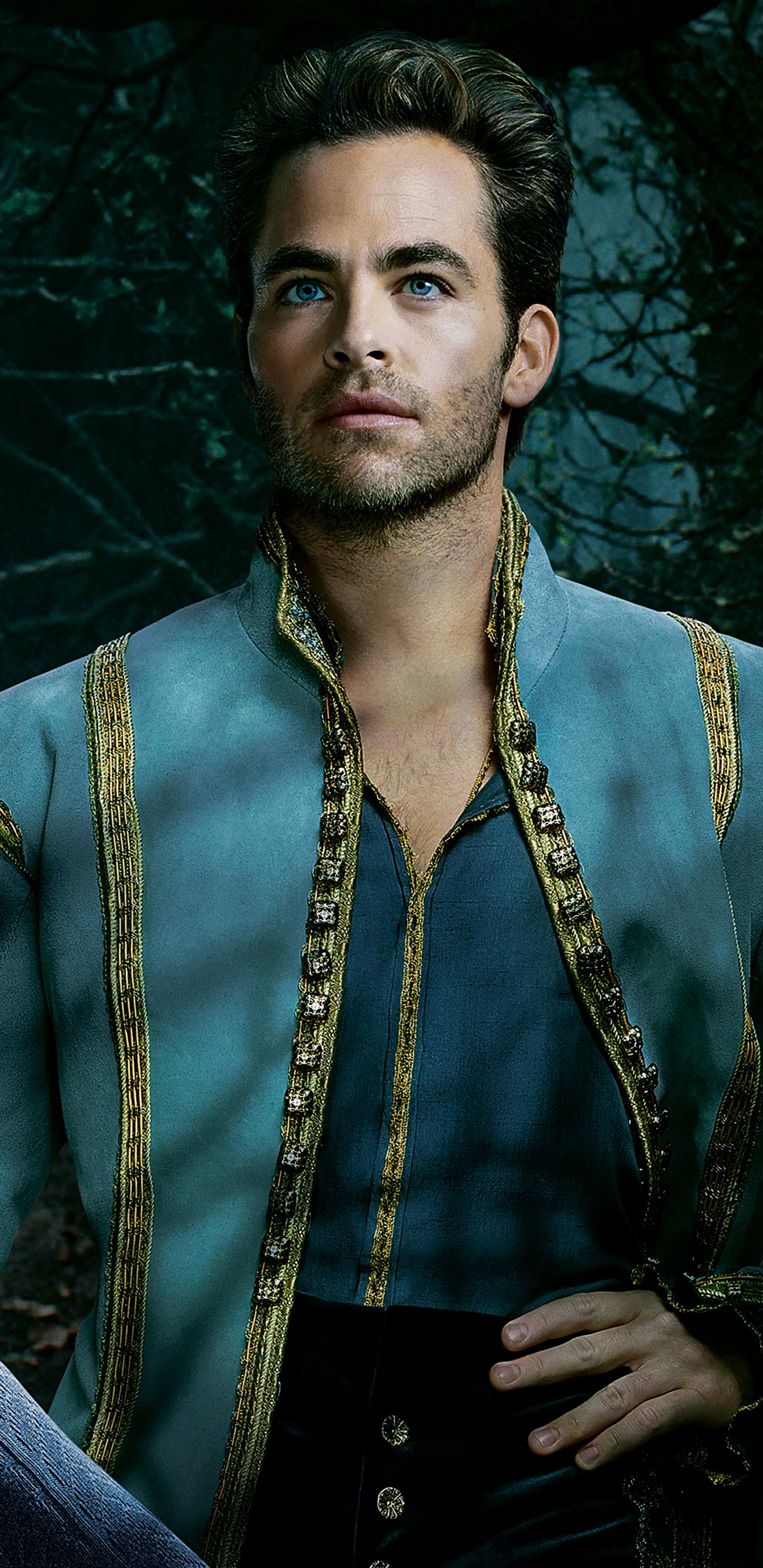 L'homme en Jean Bleu à Côté de la Femme en Chemise à Manches Longues Orange. Wallpaper in 1440x2960 Resolution