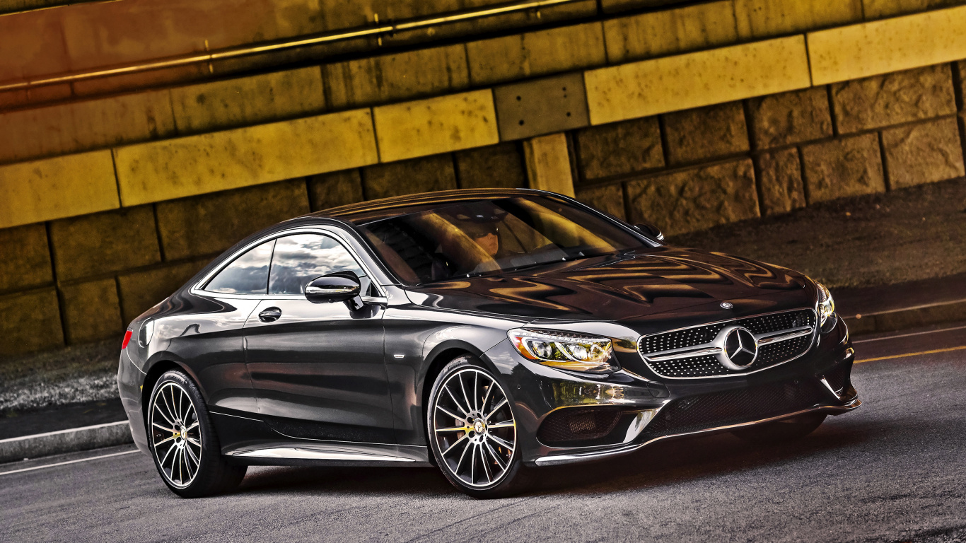 Black Mercedes Benz Coupe Parked on Gray Concrete Pavement. Wallpaper in 1366x768 Resolution