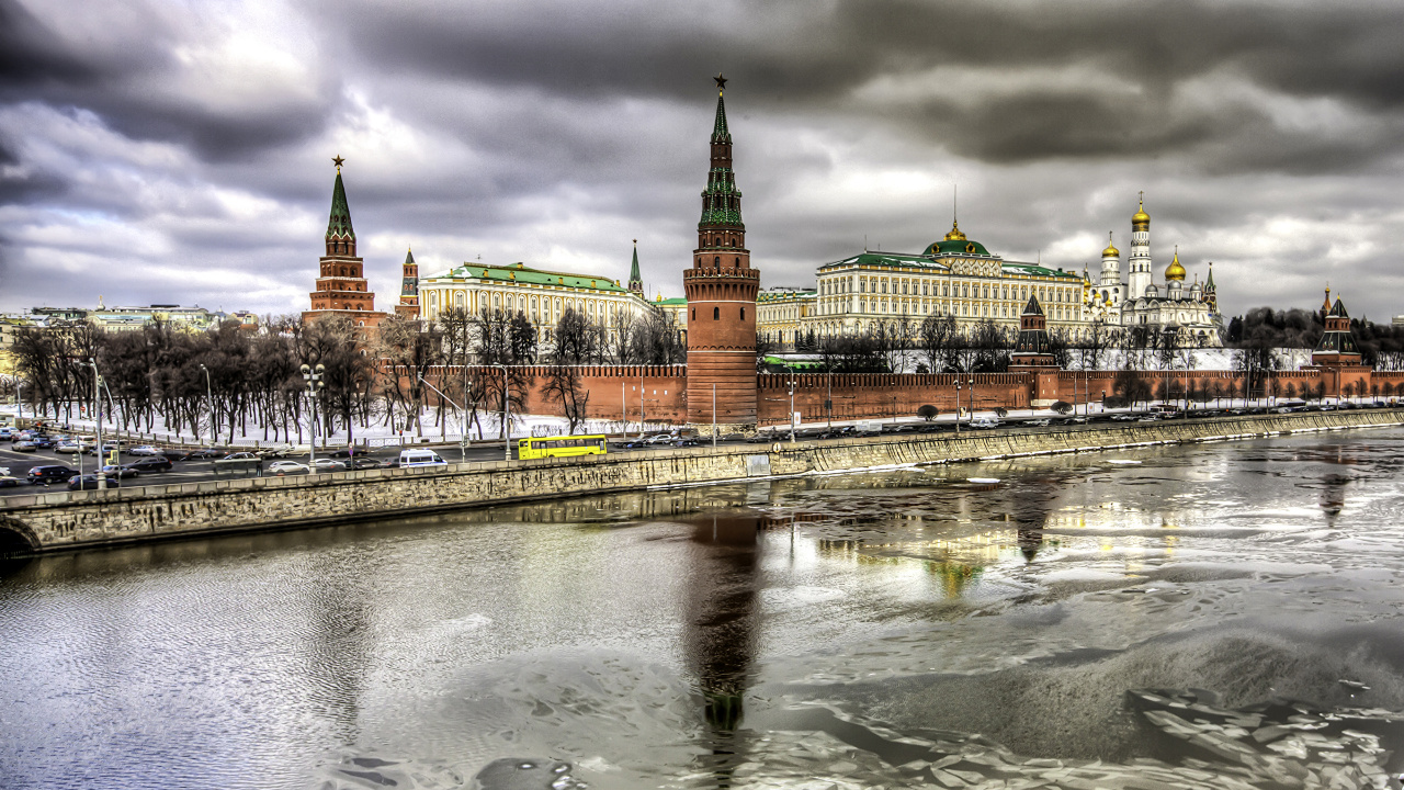 Edificio de Hormigón Marrón y Verde. Wallpaper in 1280x720 Resolution