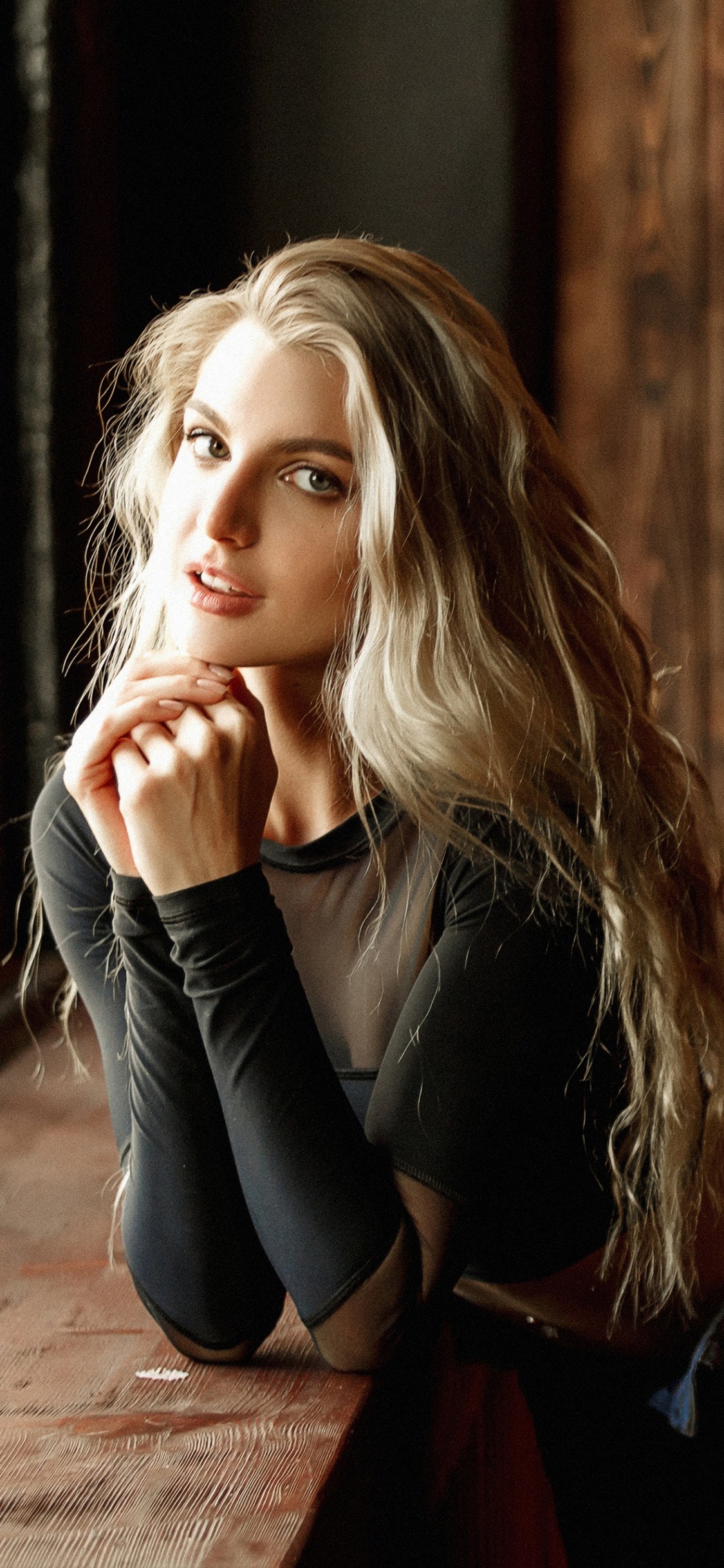 Blond, Hair, Beauty, Fashion, Long Hair. Wallpaper in 1125x2436 Resolution