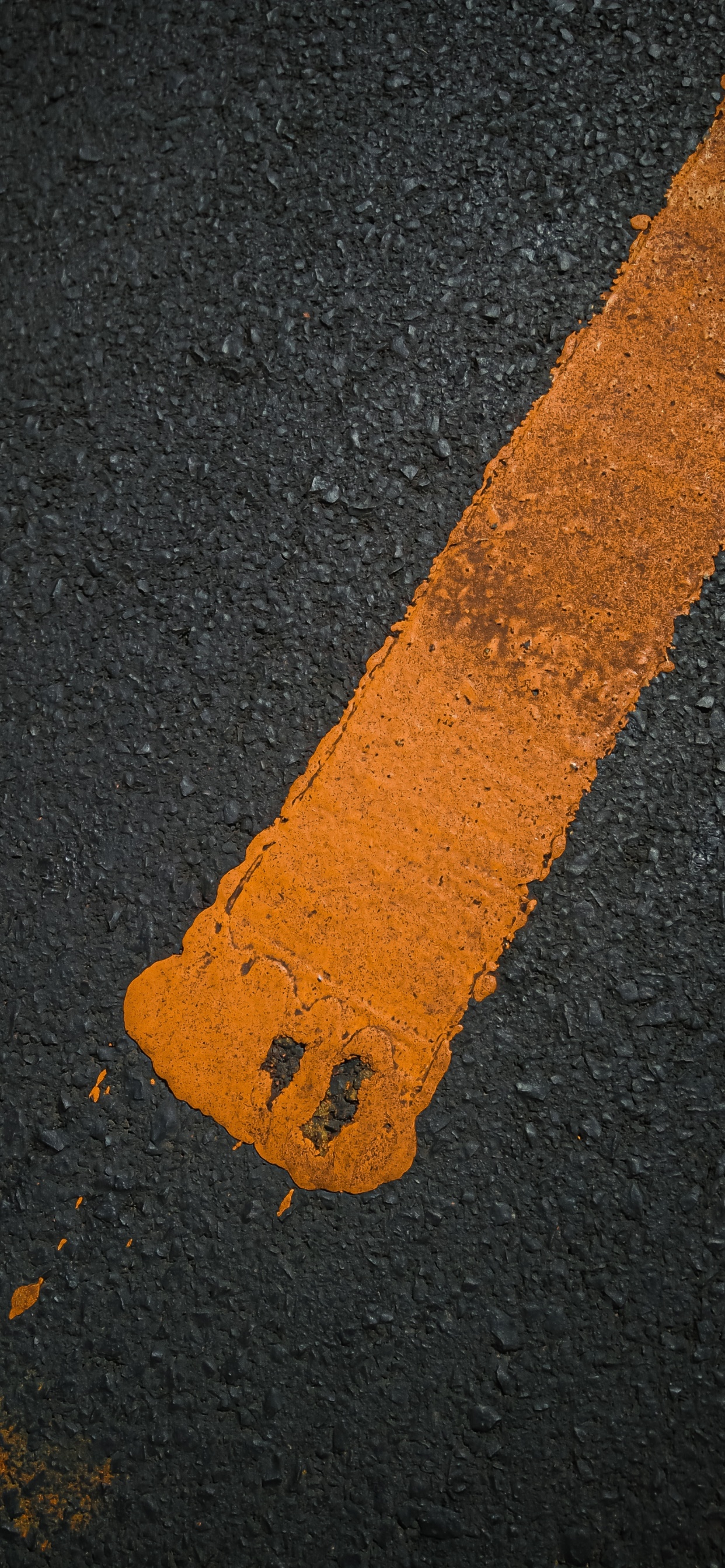 Gelber Rechteckiger Balken Auf Schwarzem Textil. Wallpaper in 1242x2688 Resolution