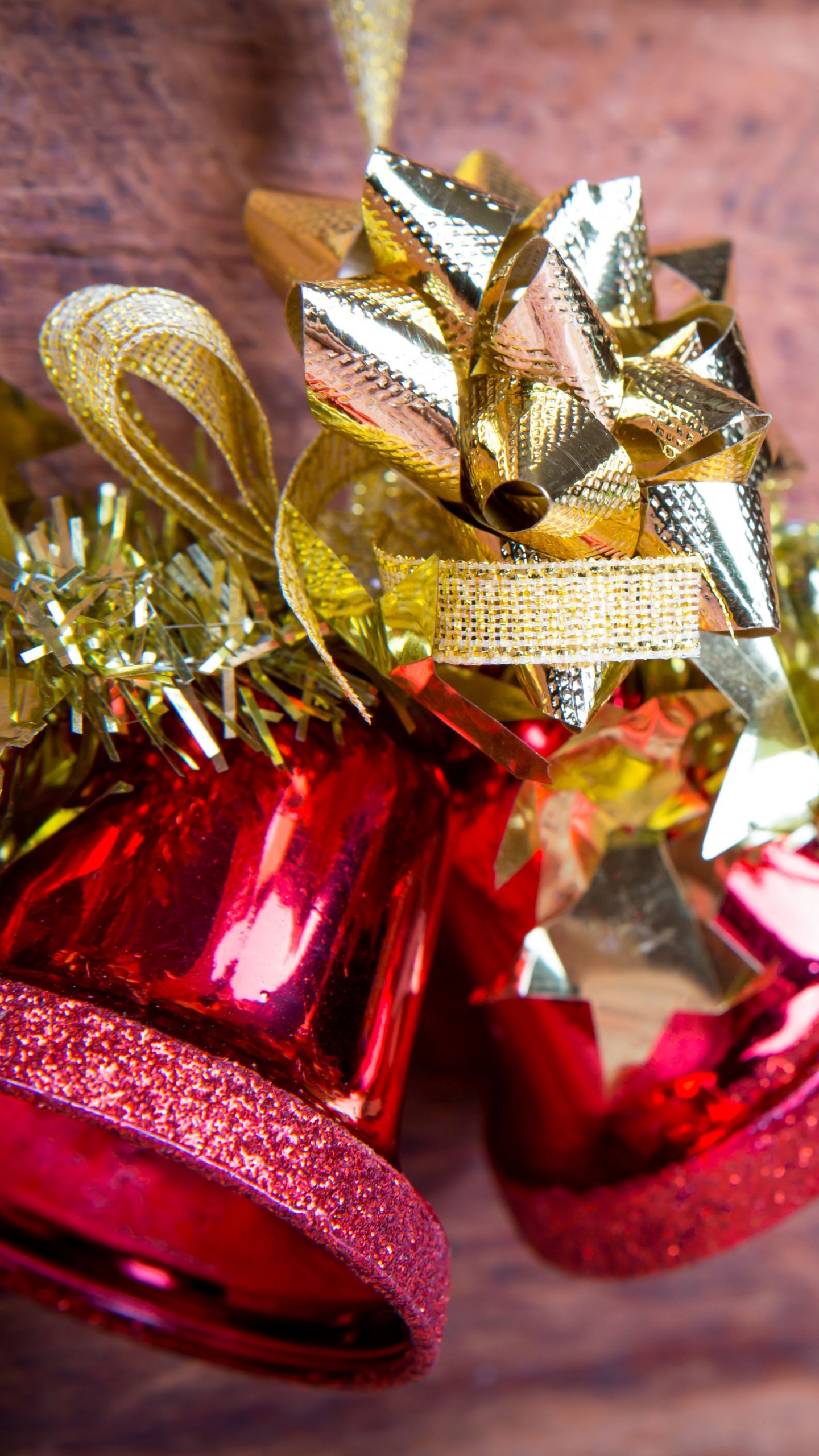 Jingle Bell, Christmas Day, Ded Moroz, Christmas Ornament, Christmas. Wallpaper in 1440x2560 Resolution