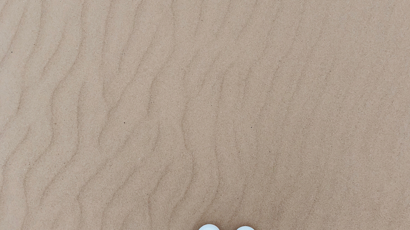 Sand, Bein, Brown, Natürlichen Umgebung, Jeans. Wallpaper in 1366x768 Resolution