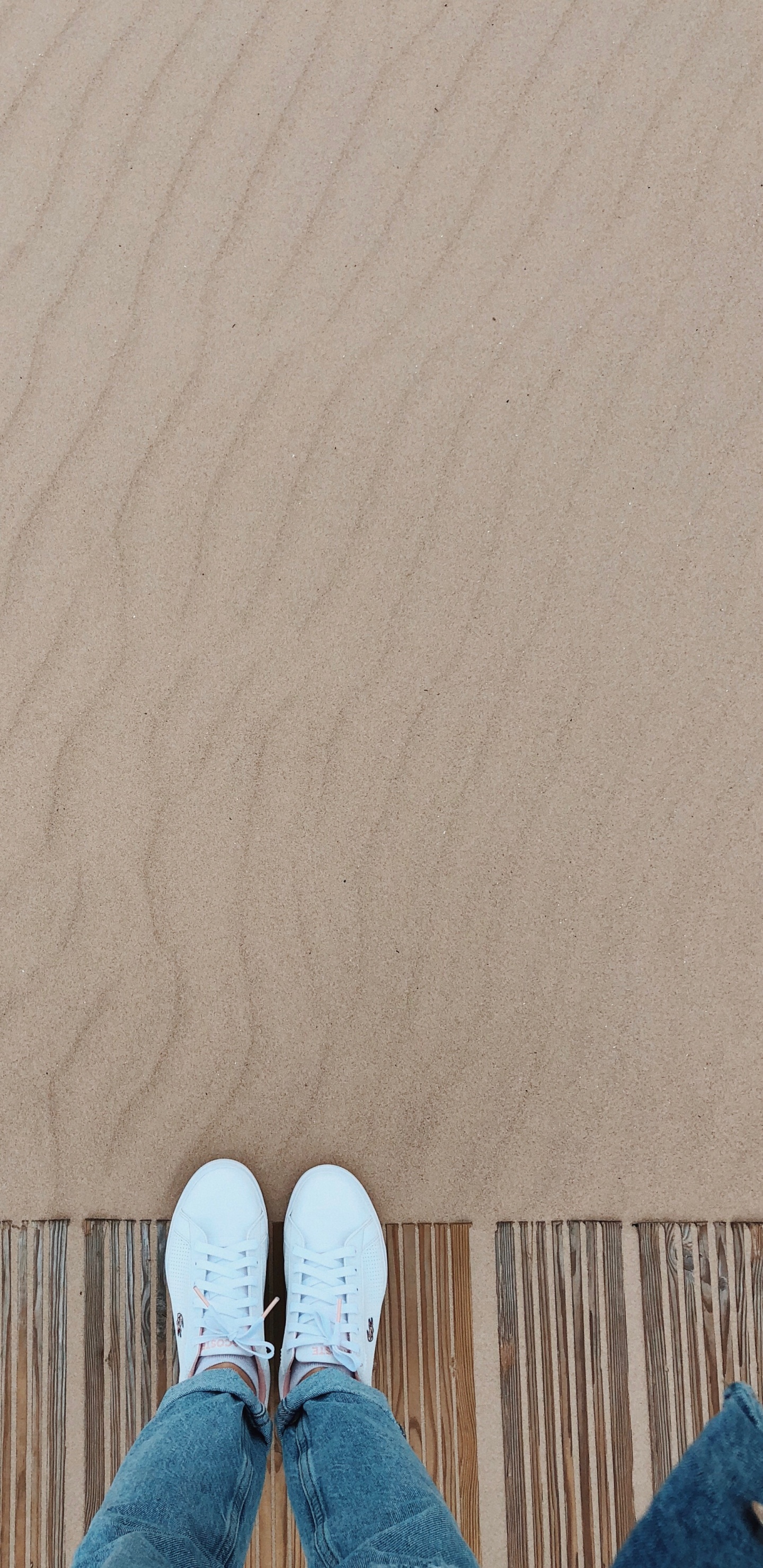 Sand, L'homme, Jambe, Brown, Environnement Naturel. Wallpaper in 1440x2960 Resolution