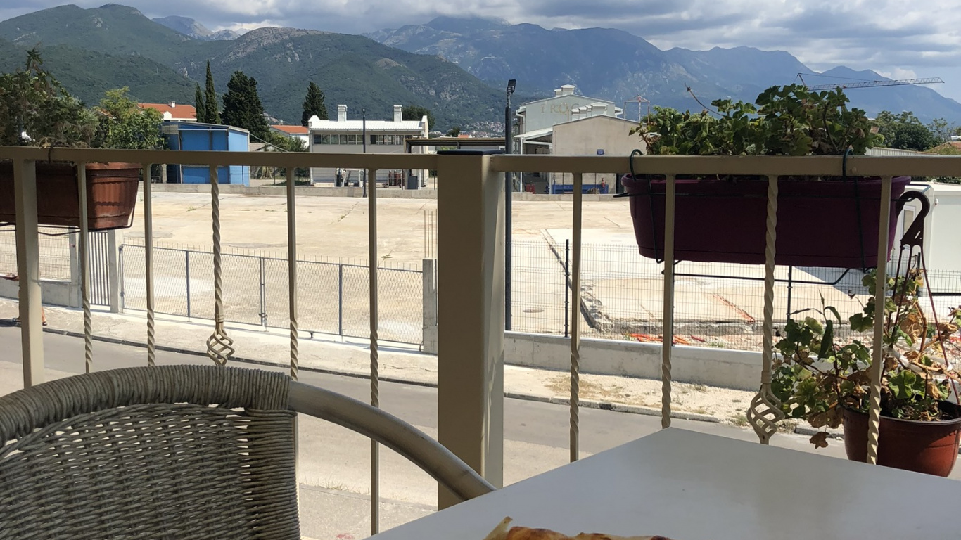 Alimento, Los Productos Horneados, Pizza, Cocina, Plato. Wallpaper in 1366x768 Resolution