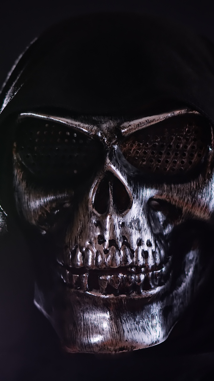 Black and Silver Skull Mask. Wallpaper in 720x1280 Resolution