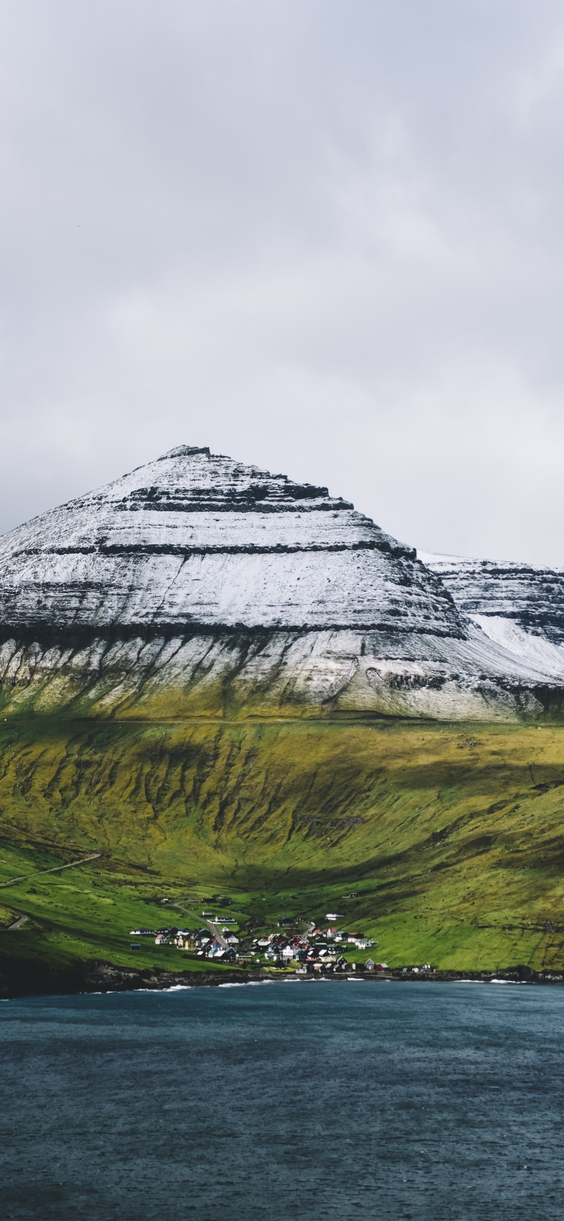 Hochland, Bergigen Landschaftsformen, Fiel, Hill, Naturlandschaft. Wallpaper in 1125x2436 Resolution