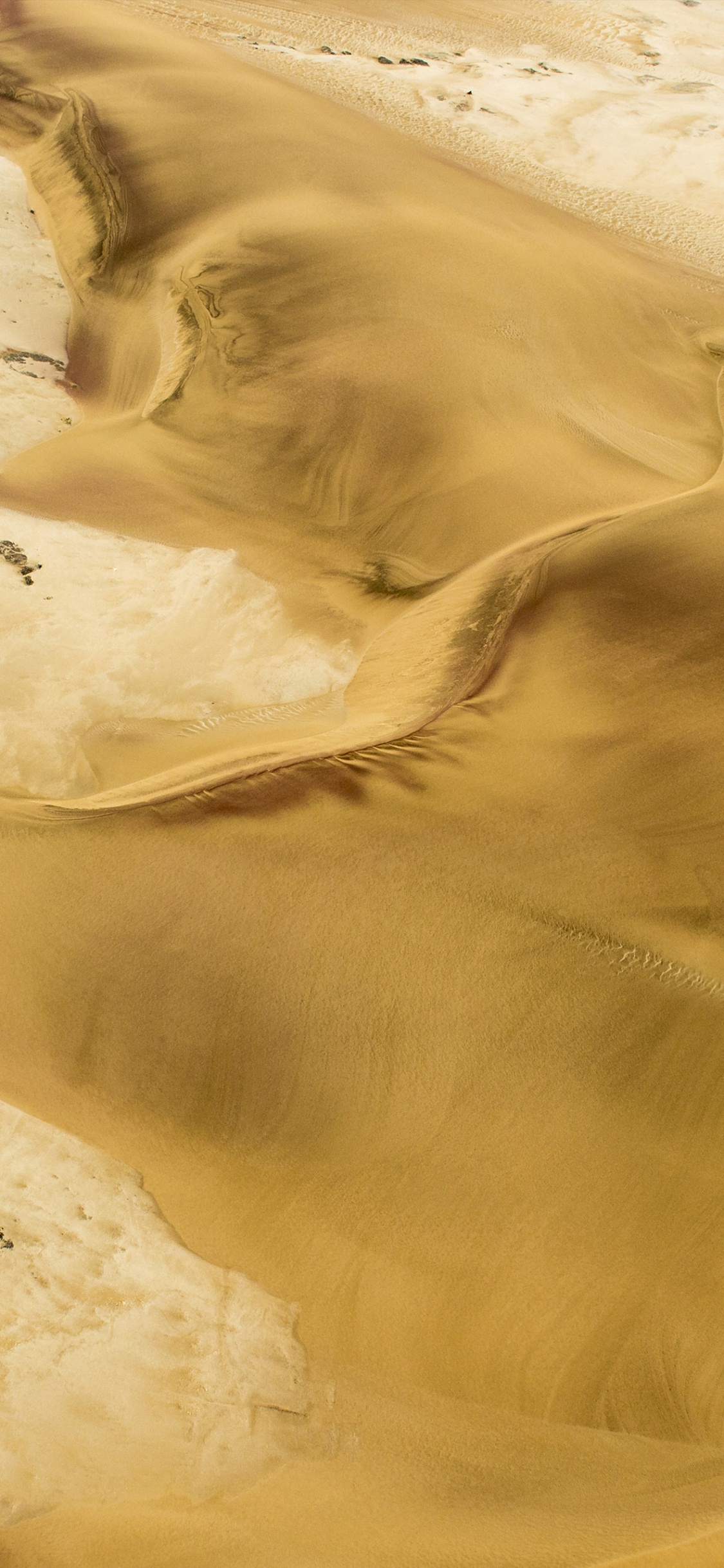 Brauner Sand Mit Weißem Sand. Wallpaper in 1125x2436 Resolution