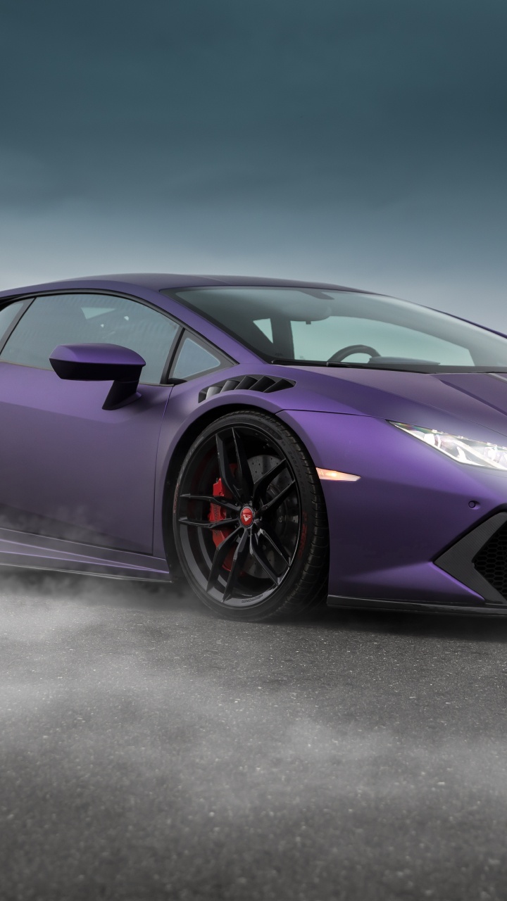 Roter Ferrari 458 Italia Auf Grauer Asphaltstraße. Wallpaper in 720x1280 Resolution