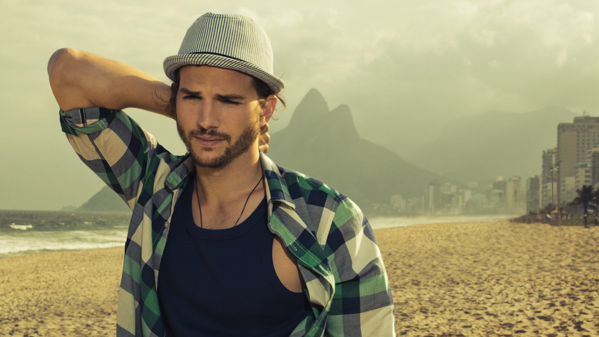 Ashton Kutcher, Schauspieler, Cool, Urlaub, Modell. Wallpaper in 1920x1080 Resolution