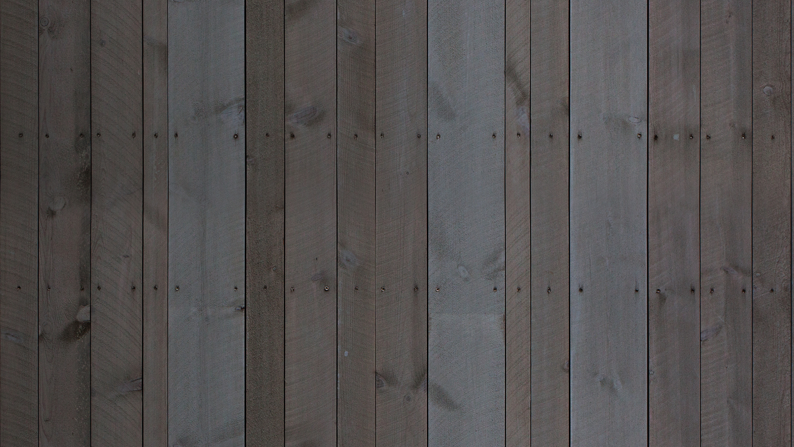 Pared de Madera Gris Durante el Día.. Wallpaper in 2560x1440 Resolution