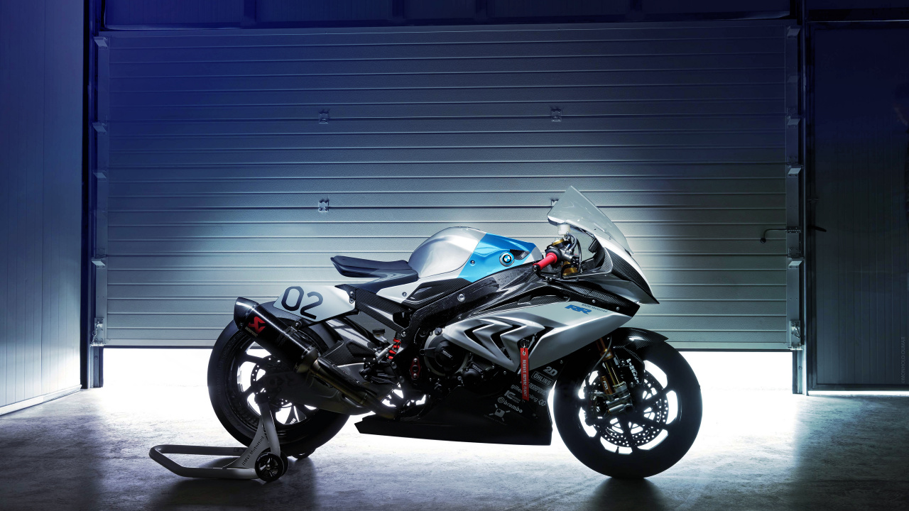 Black and Silver Sports Bike. Wallpaper in 1280x720 Resolution