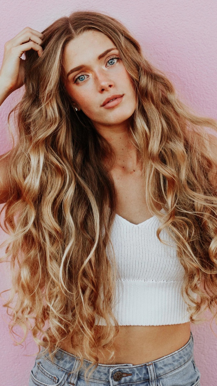 Haar, Glätteisen, Frisur, Haare Glätten, Kosmetiksalon. Wallpaper in 720x1280 Resolution