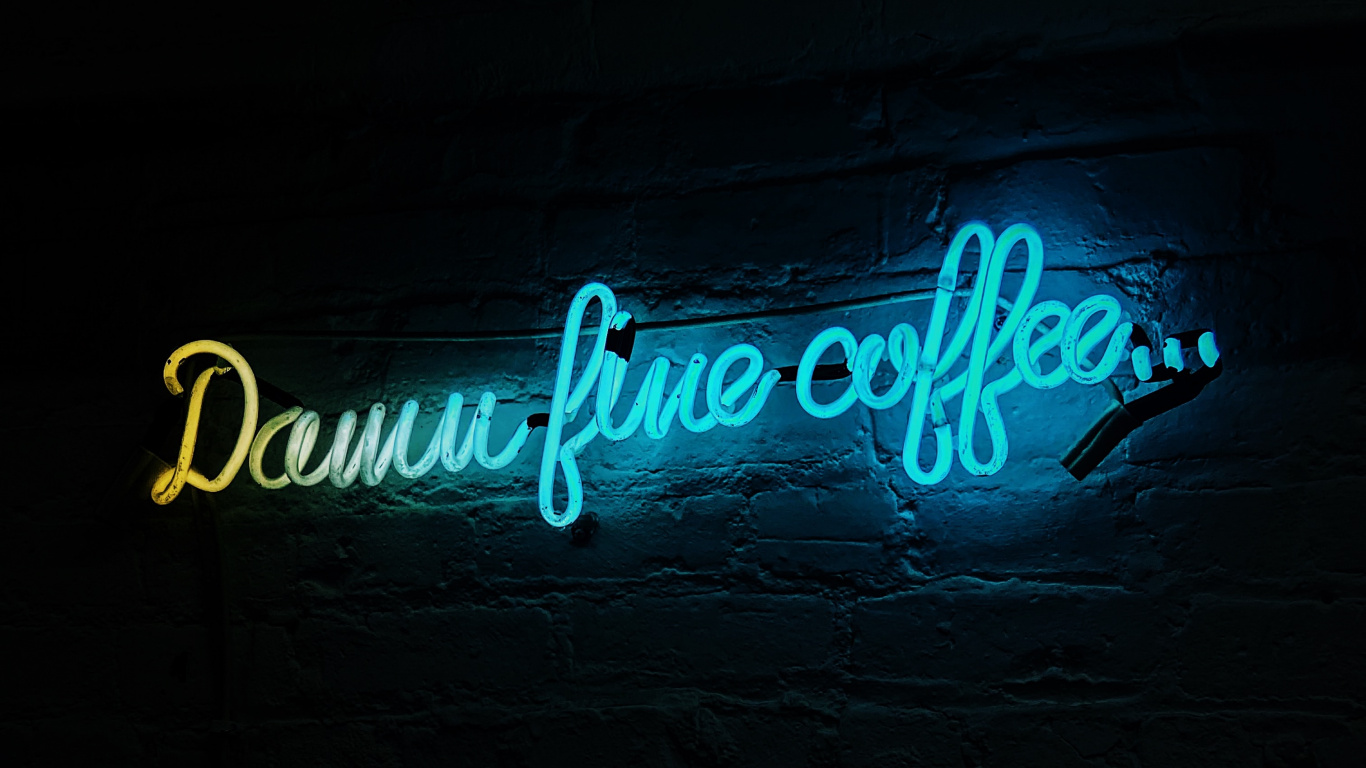 Joyeux Anniversaire à Vous Signalisation Lumineuse. Wallpaper in 1366x768 Resolution