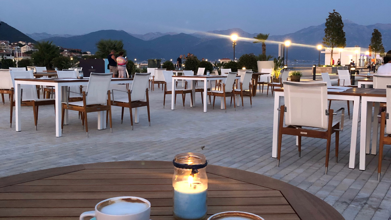 Resort, Penthouse-Wohnung, Wasser, Dach, Immobilie. Wallpaper in 1366x768 Resolution