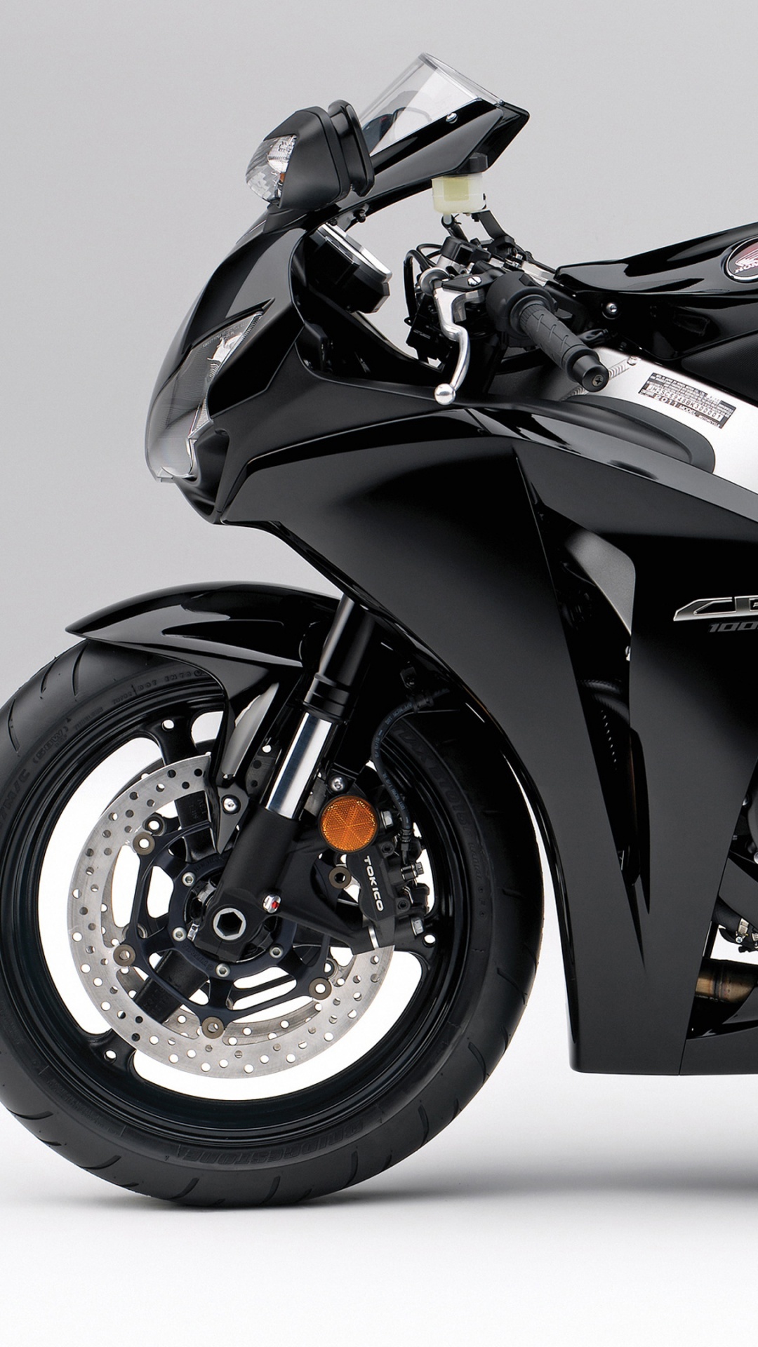 Black and Silver Sports Bike. Wallpaper in 1080x1920 Resolution