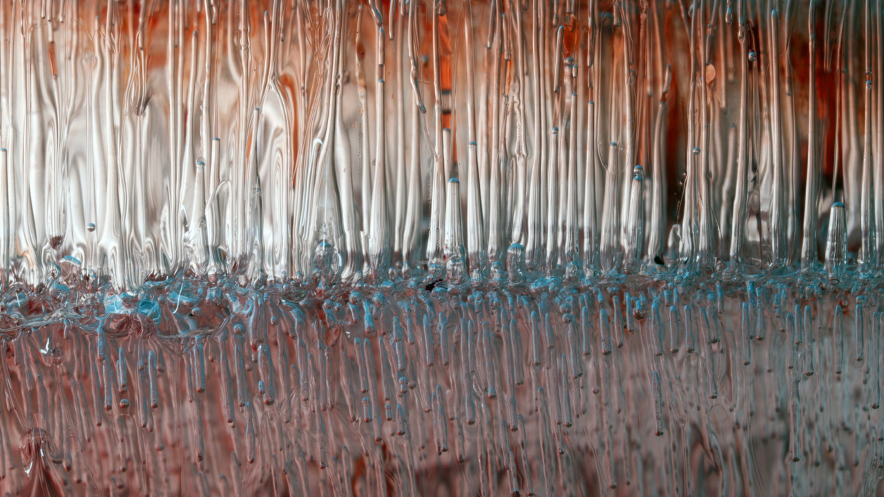 Water Droplets on Brown Wooden Surface. Wallpaper in 1280x720 Resolution