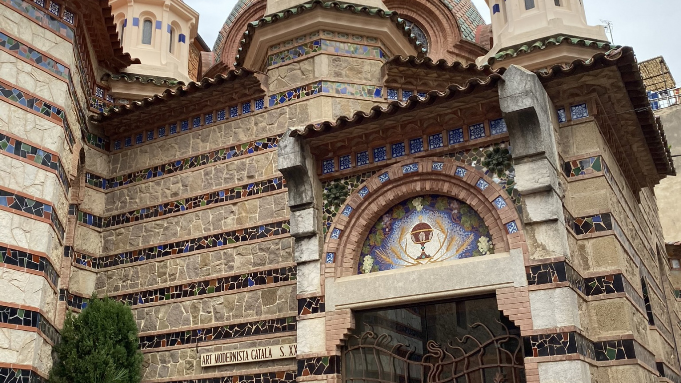 Malerische Kirche, Tür, Kultstätte, Tempel, Heilige Orte. Wallpaper in 1366x768 Resolution