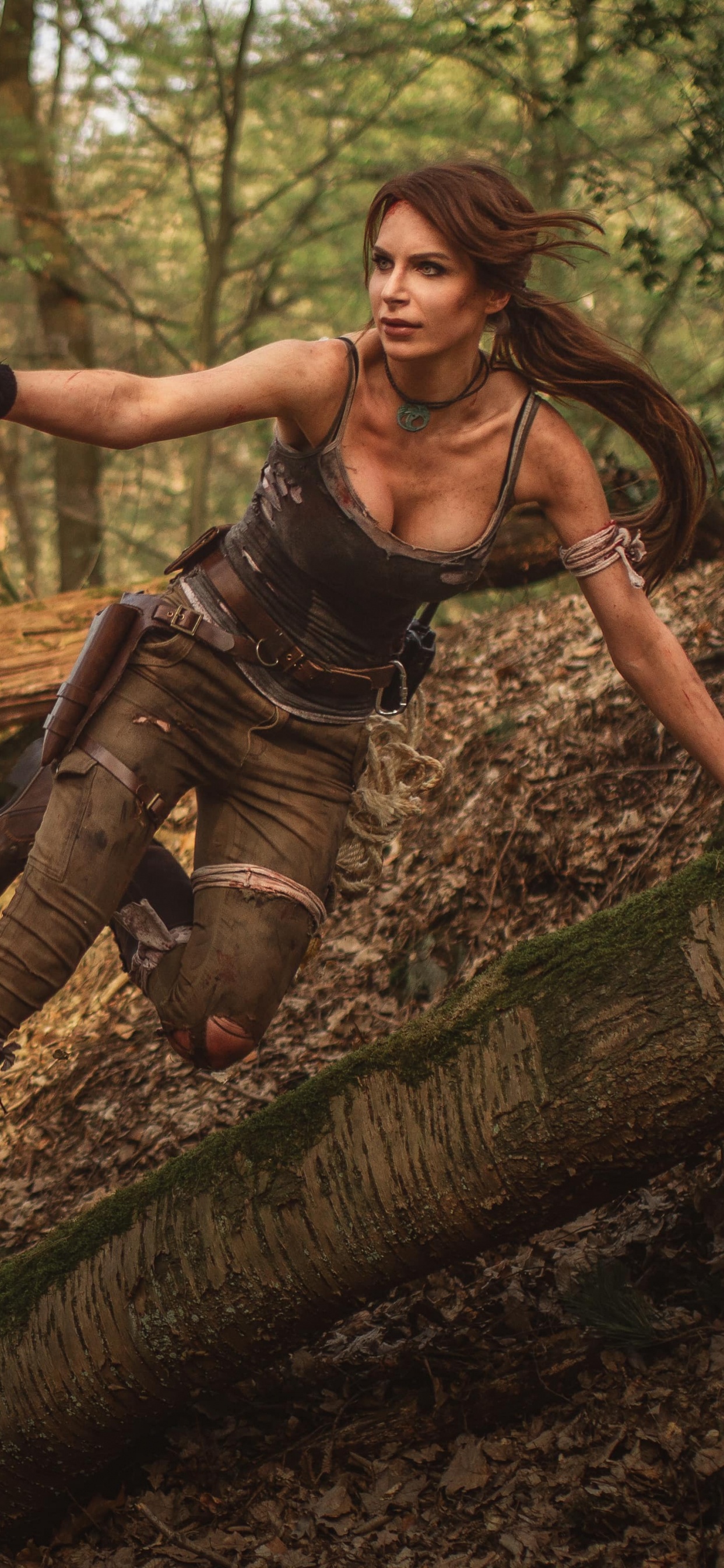 Lara Croft, Cosplay, La Gente en la Naturaleza, Entorno Natural, Bosque. Wallpaper in 1242x2688 Resolution