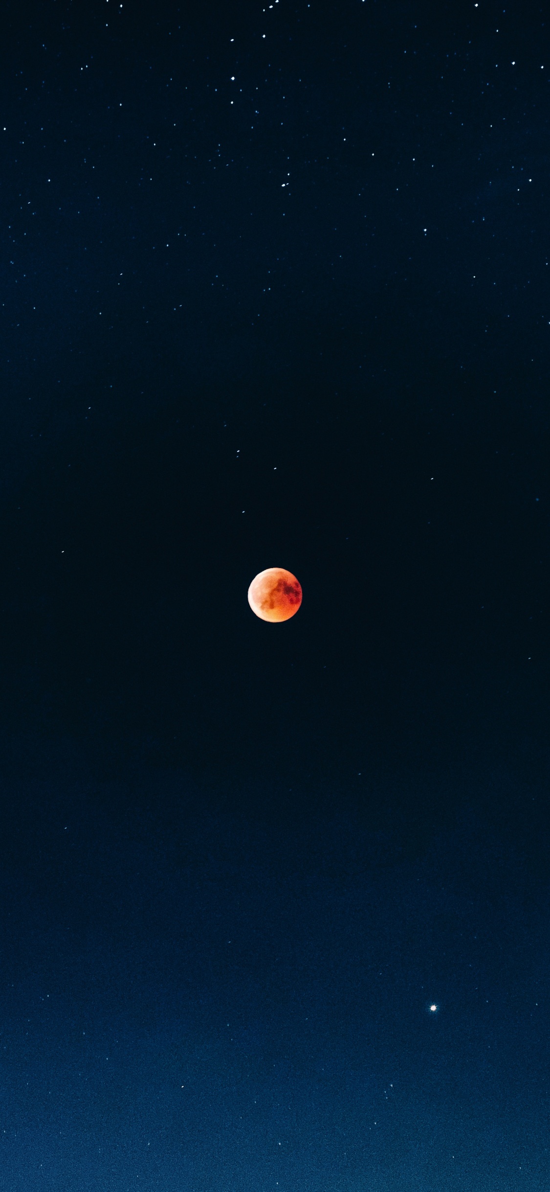 Ciel Bleu Avec Des Étoiles Pendant la Nuit. Wallpaper in 1125x2436 Resolution