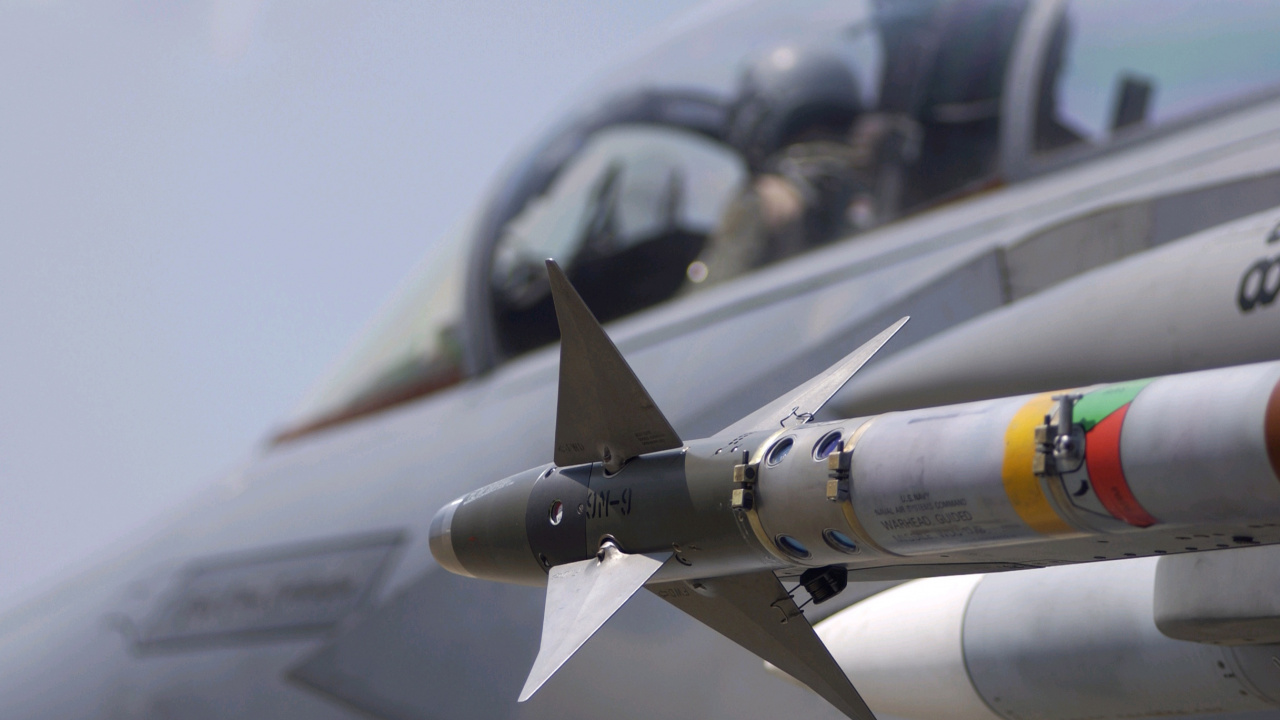 White and Gray Jet Plane. Wallpaper in 1280x720 Resolution