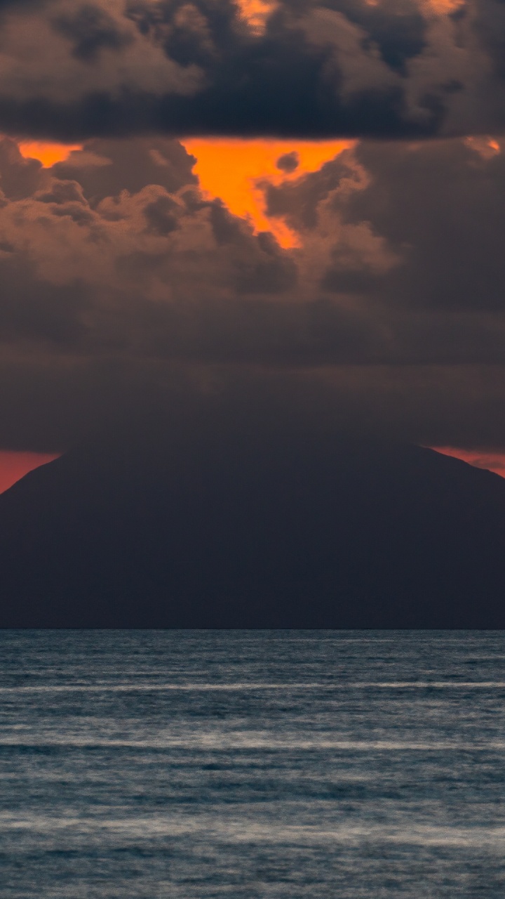 Stromboli, Vallée Des Monstres, Lipari, Filicudi, Volcanello. Wallpaper in 720x1280 Resolution