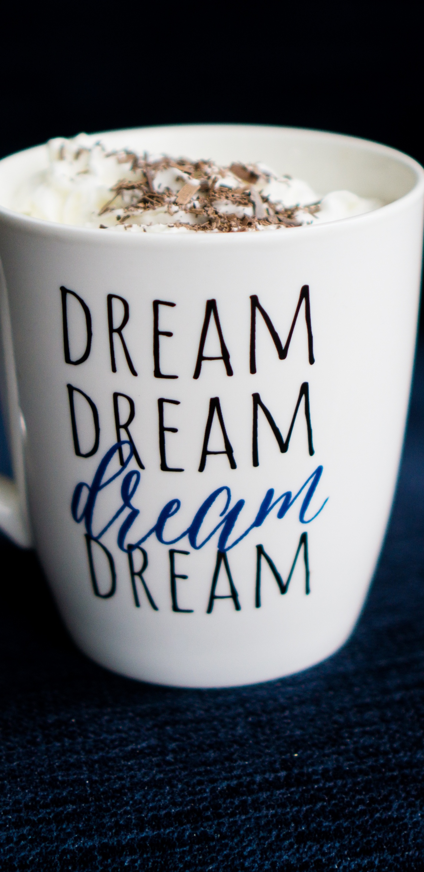 Mug en Céramique Blanche et Noire. Wallpaper in 1440x2960 Resolution