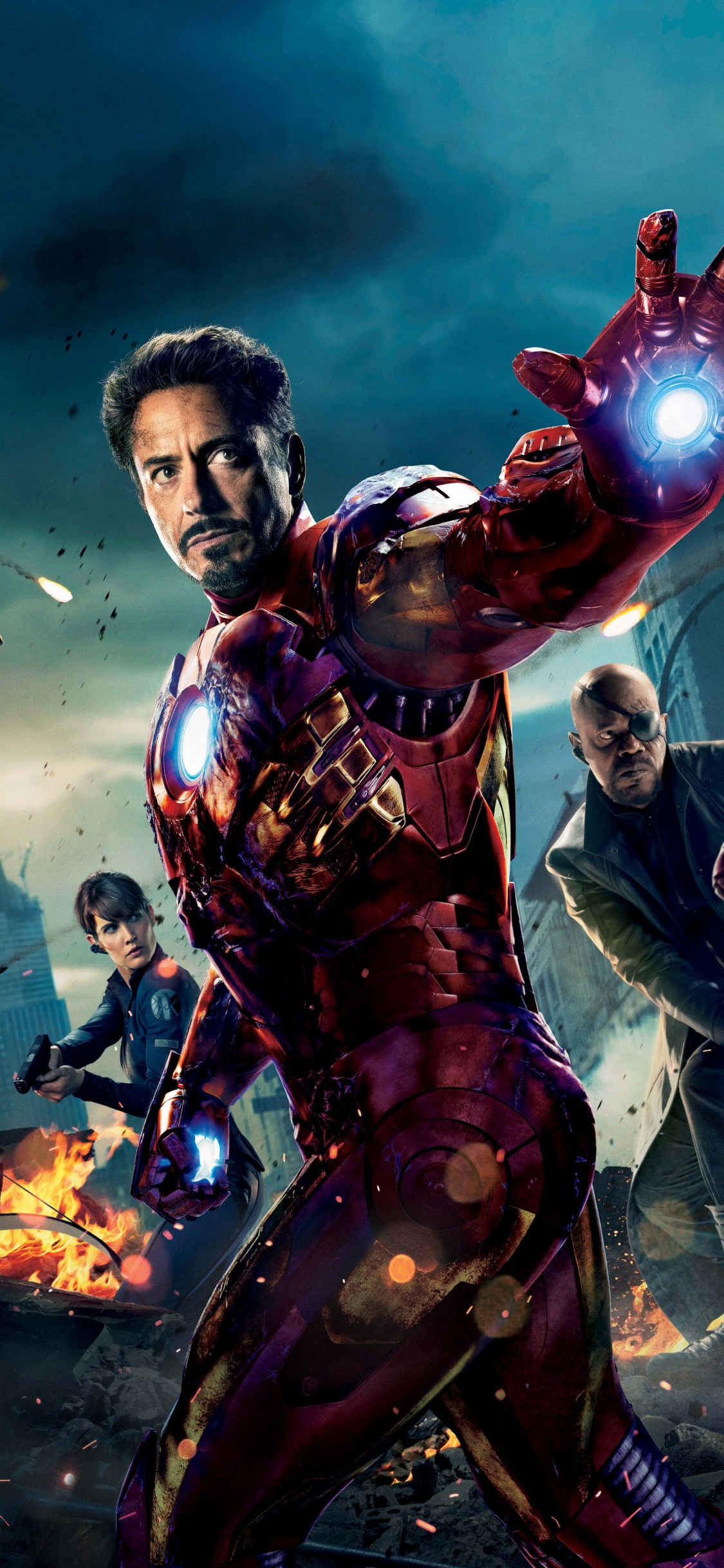 Homme en Costume Rouge et Noir Tenant Une Épée. Wallpaper in 1125x2436 Resolution