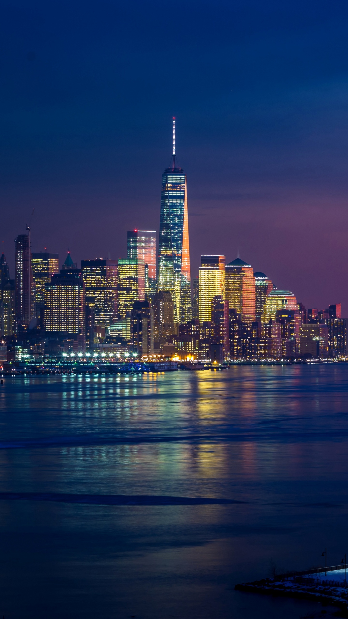 Skyline Der Stadt Bei Nacht Night. Wallpaper in 1440x2560 Resolution