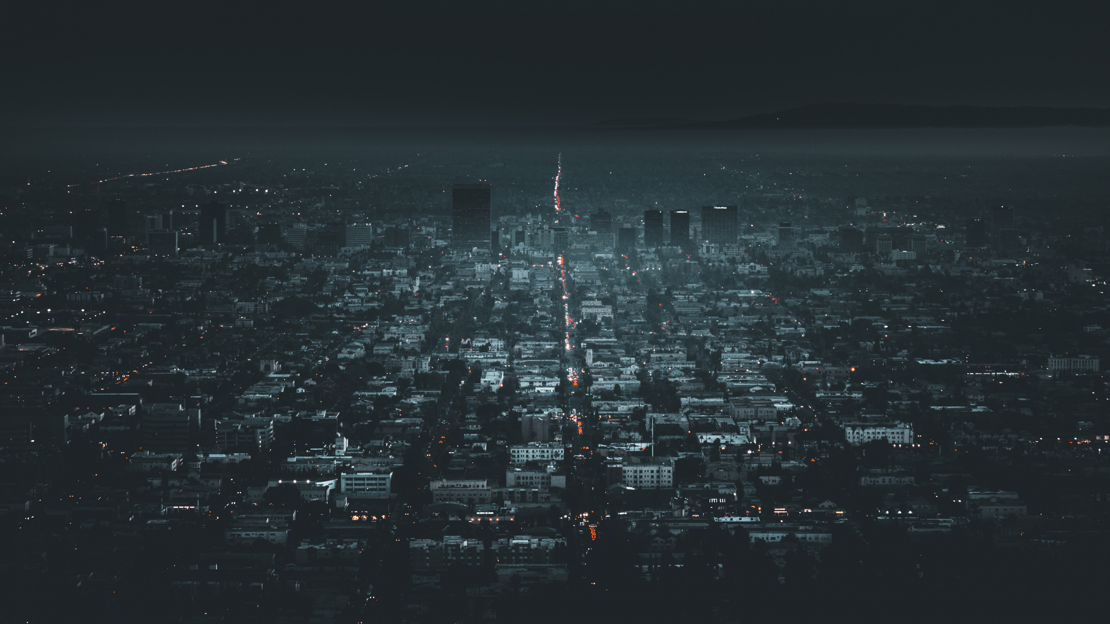 Vue Aérienne Des Bâtiments de la Ville Pendant la Nuit. Wallpaper in 3840x2160 Resolution