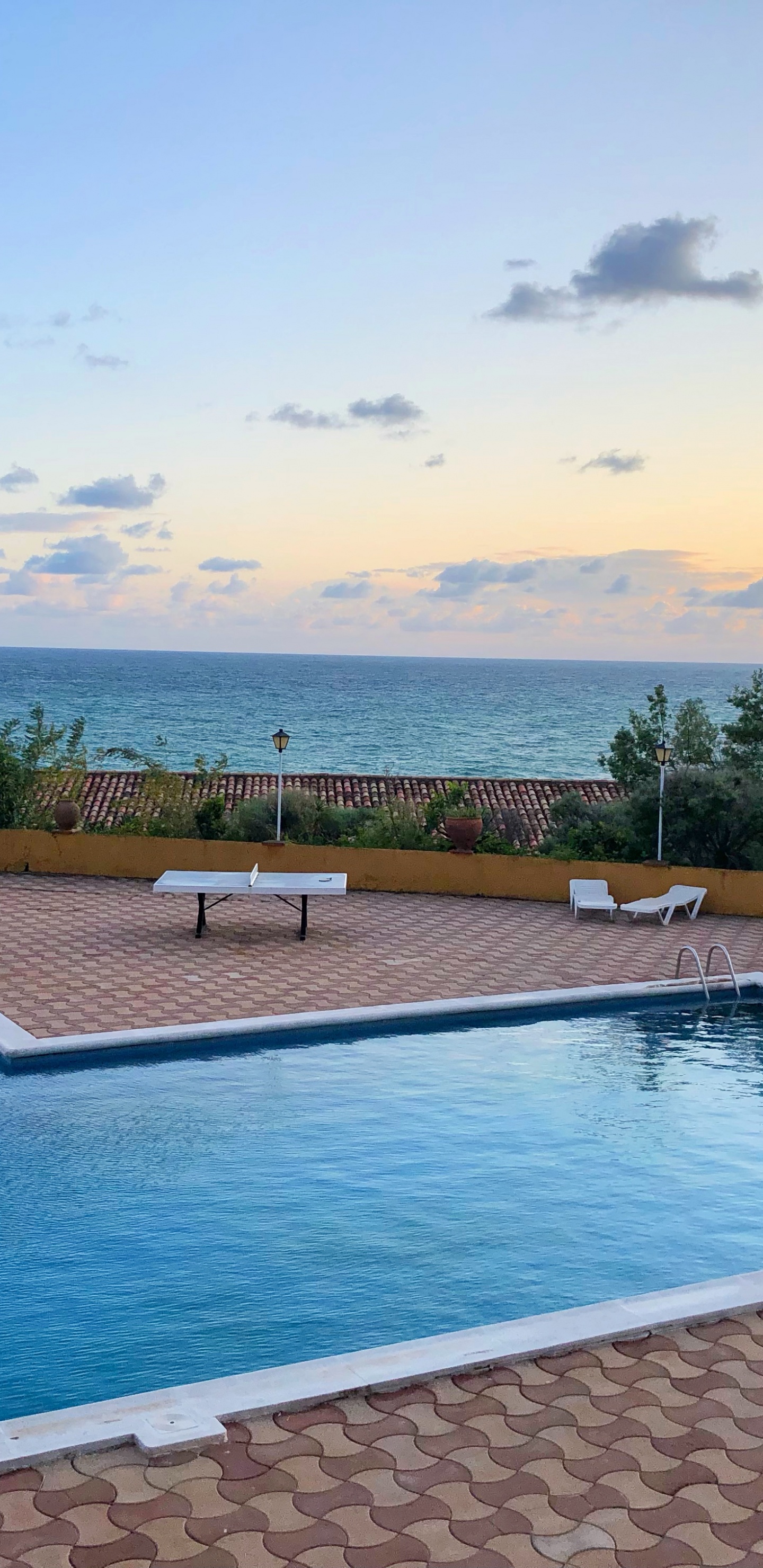 Piscina, Inmueble, Propiedad, Agua, Resort. Wallpaper in 1440x2960 Resolution